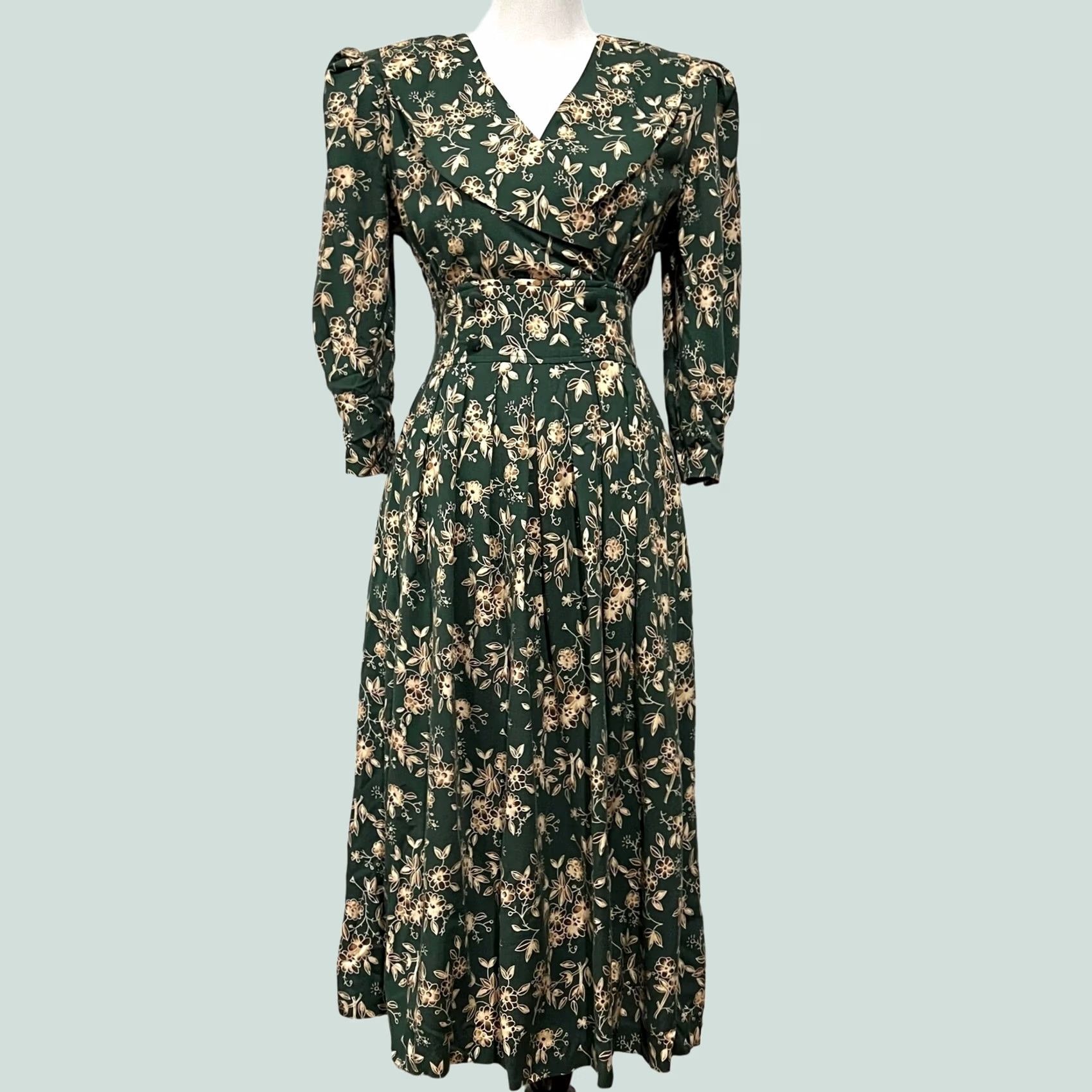 L.G.R VINTAGE L.G. Star Green Floral Midi Dress Collar Pleated Shoulders Women’s Sz 8 Dress Women Green Floral Midi L.G. Star Vintage Size 8 Size M / US 6-8 / IT 42-44 - 1 Thumbnail