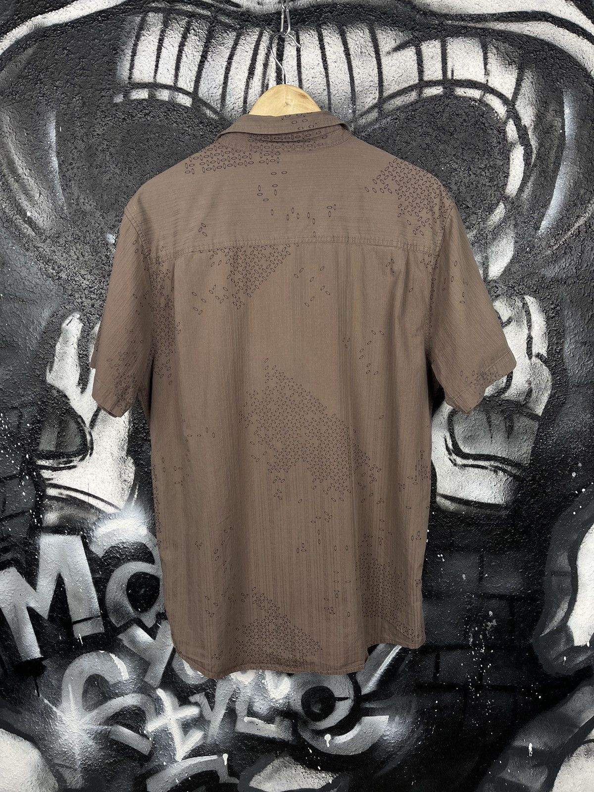 Oakley Oakley Vintage Metal Logo Monogram Short Sleeve Shirt Size L Size US L / EU 52-54 / 3 - 14 Thumbnail