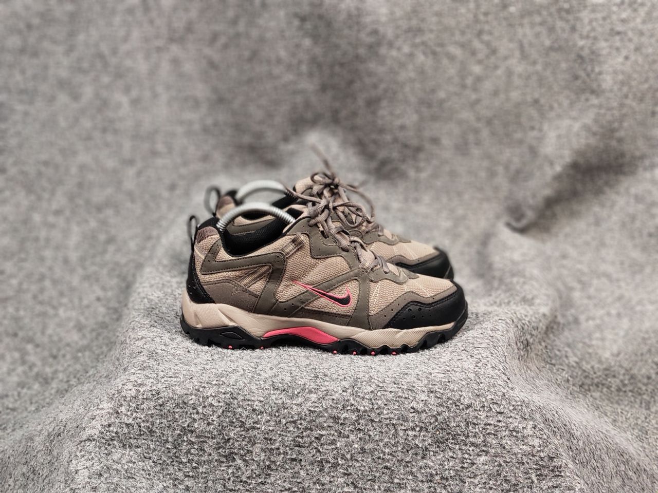 Nike ACG Vintage Nike ACG All-Trac Hiking Women's Sneaker Size US 7 / IT 37 - 1 Thumbnail