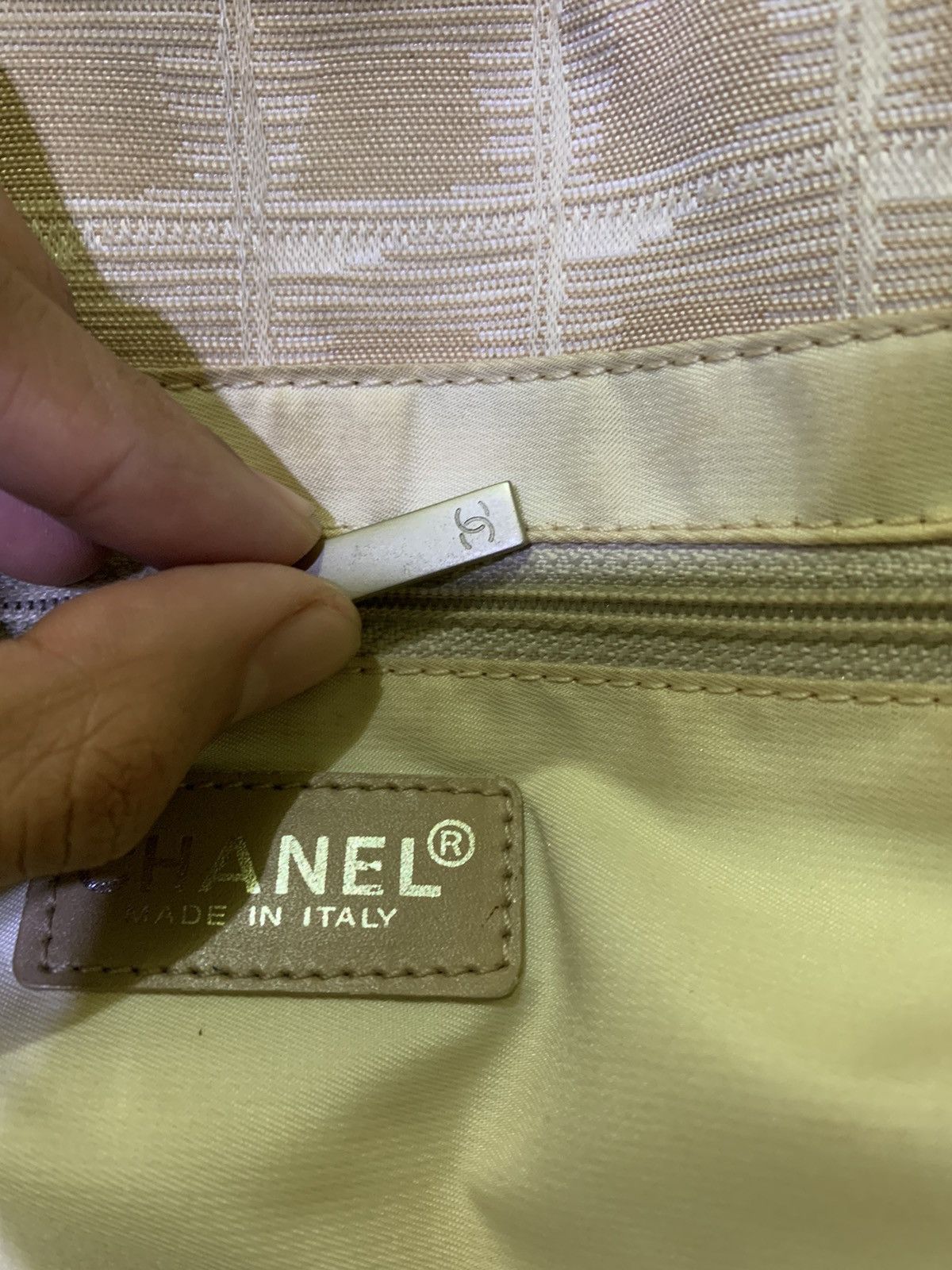 Chanel Travel Line Tote Bag Size ONE SIZE - 15 Thumbnail