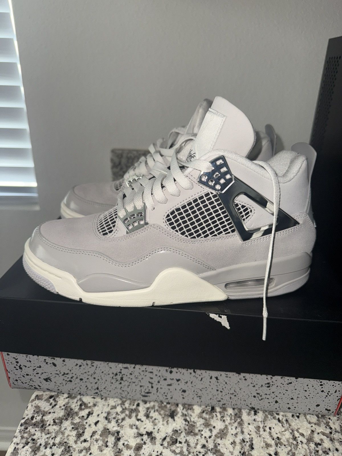 Jordan Brand Jordan 4 frozen moments Size US 8 / EU 41 - 3 Thumbnail