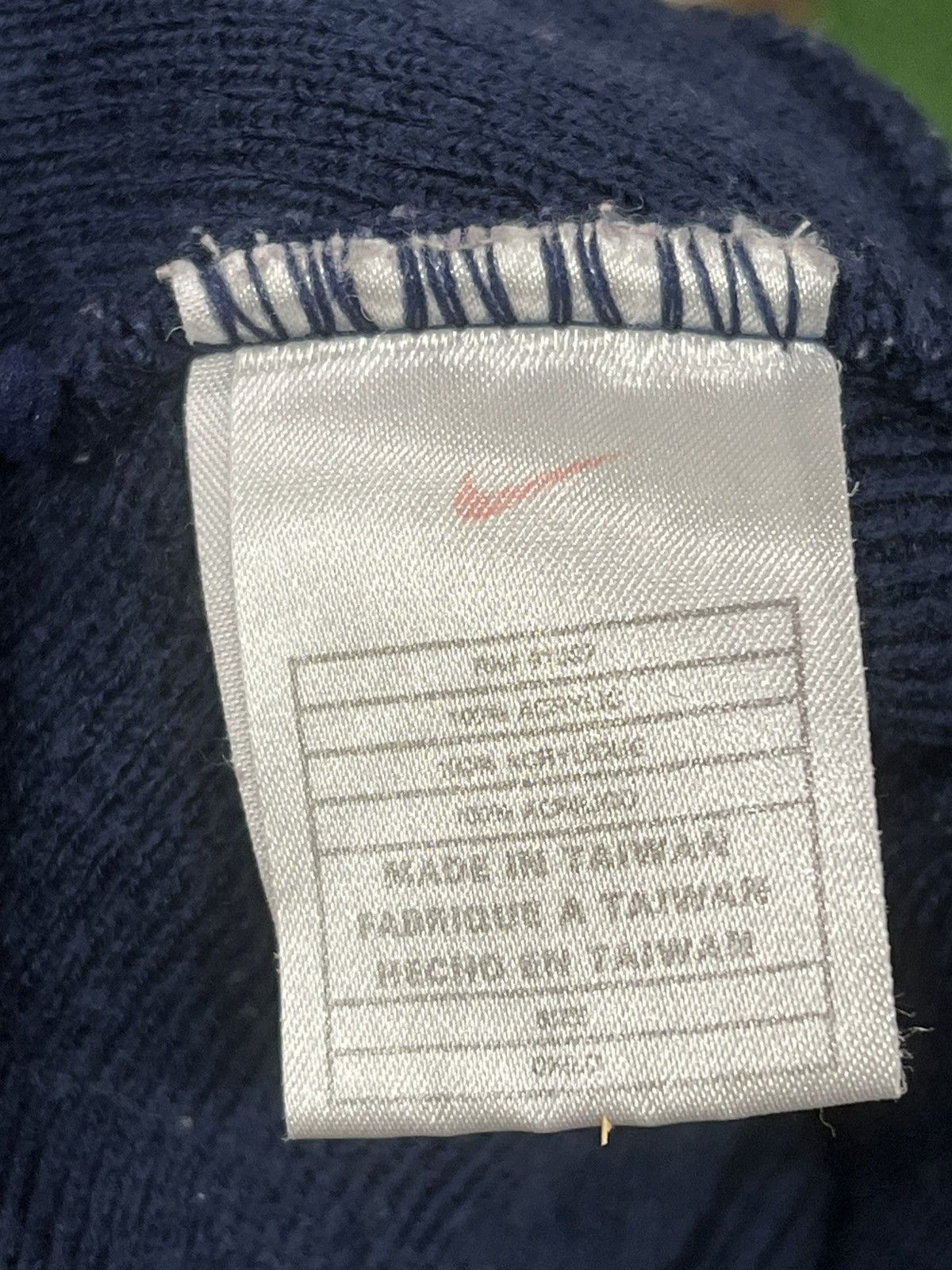 Nike Vintage Y2K Nike Center Swoosh Beanie Size ONE SIZE - 3 Thumbnail