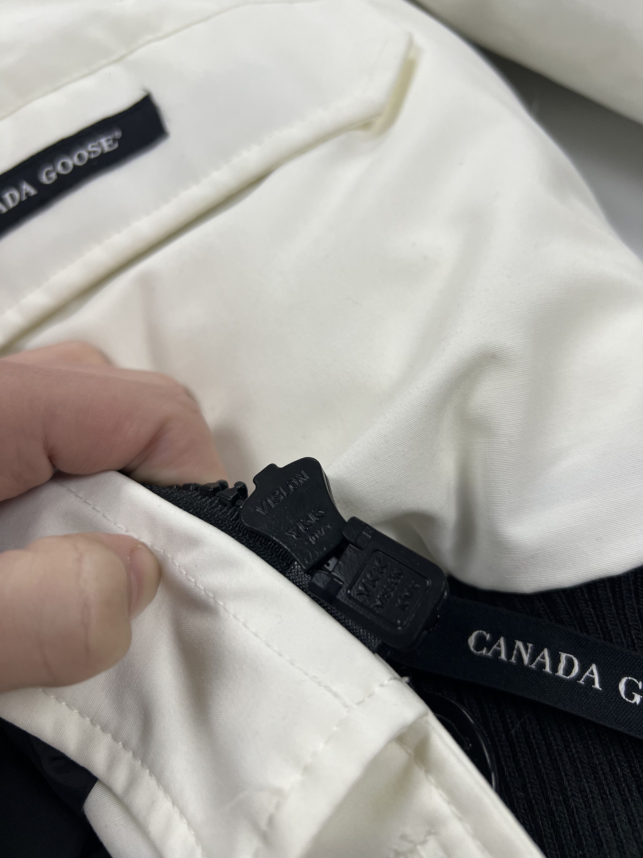 Canada Goose canada goose puffer bomber size L luxury Size L / US 10 / IT 46 - 9 Thumbnail
