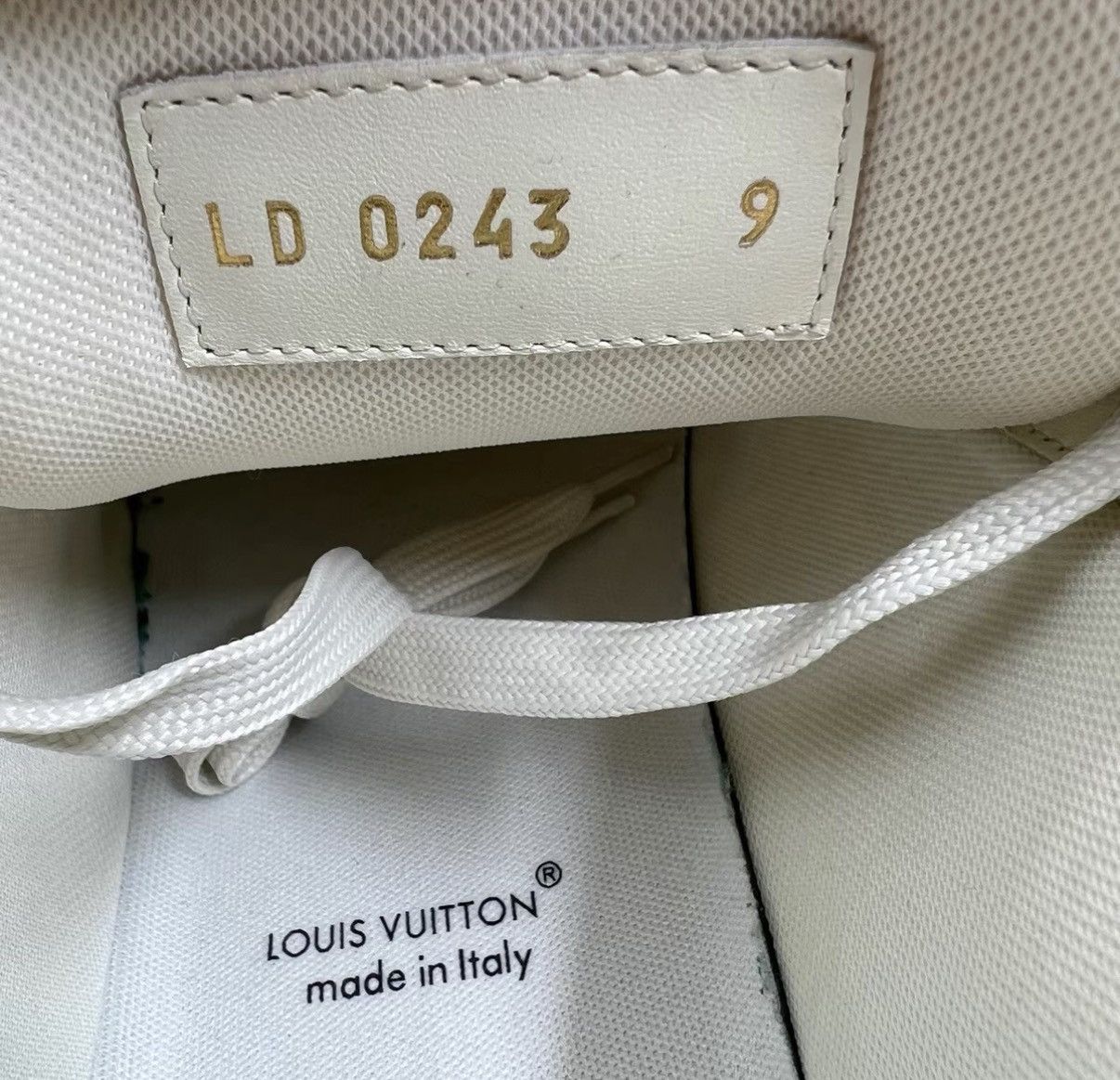 Louis Vuitton LV Louis Vuitton Trainer White & Green Sneakers J41 Size US 9.5 / EU 42-43 - 6 Thumbnail