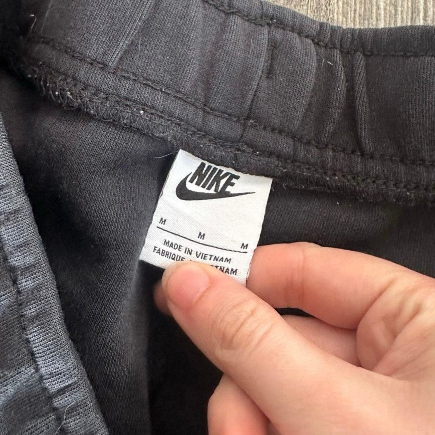 Nike mens nike black sweatpants Size US 32 / EU 48 - 3 Thumbnail