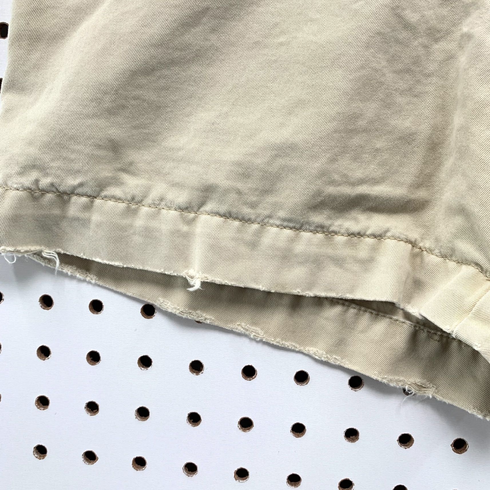 Old Navy Old Navy Khaki Shorts Womens Size 2 Fits 28x4 Rear Flap Pockets Shirt (Beige) Size 26" / US 2 / IT 38 - 4 Thumbnail