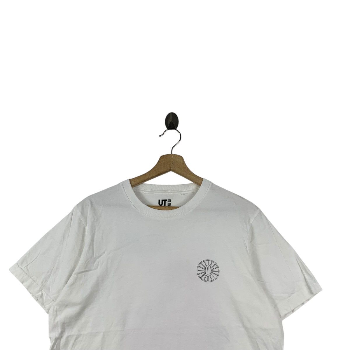 Uniqlo KIMETSU NO YAIBA x UNIQLO Demon Slayer Anime Tee Shirt Top Size US L / EU 52-54 / 3 - 2 Thumbnail