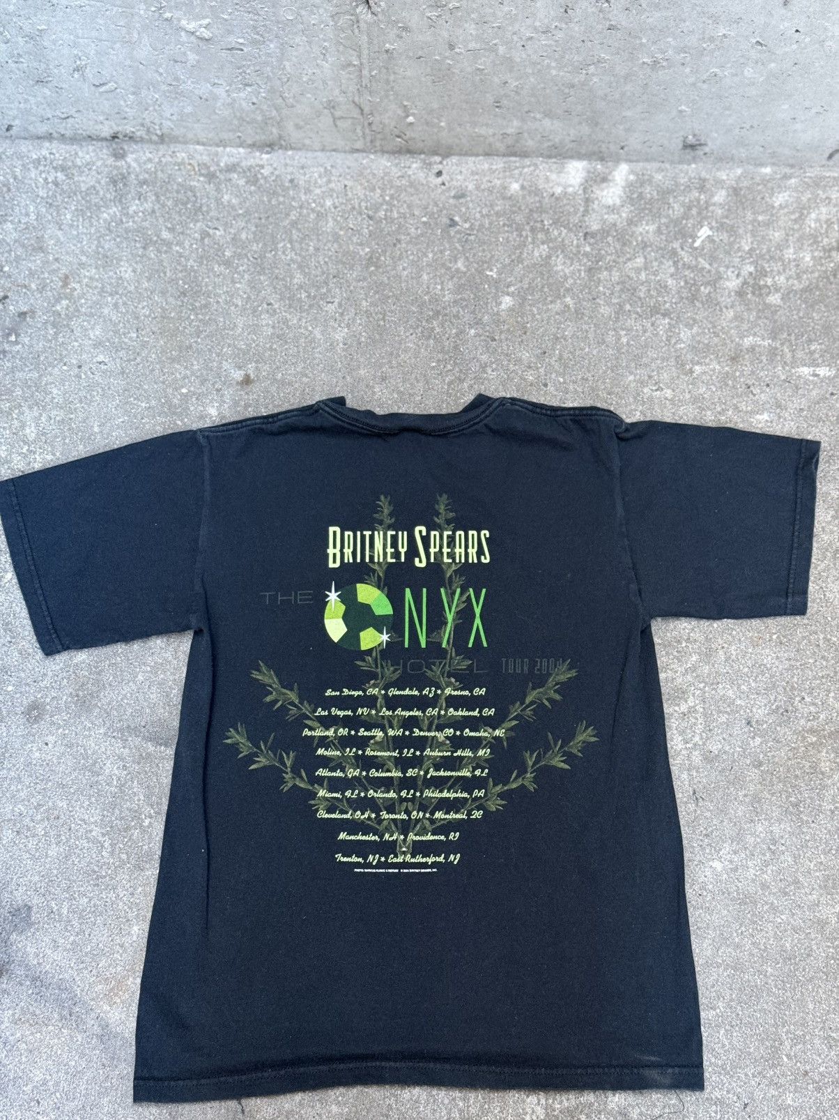 Anvil × Vintage Britney Spears Onyx Tour 2004 black cotton t-shirt Size US S / EU 44-46 / 1 - 3 Thumbnail