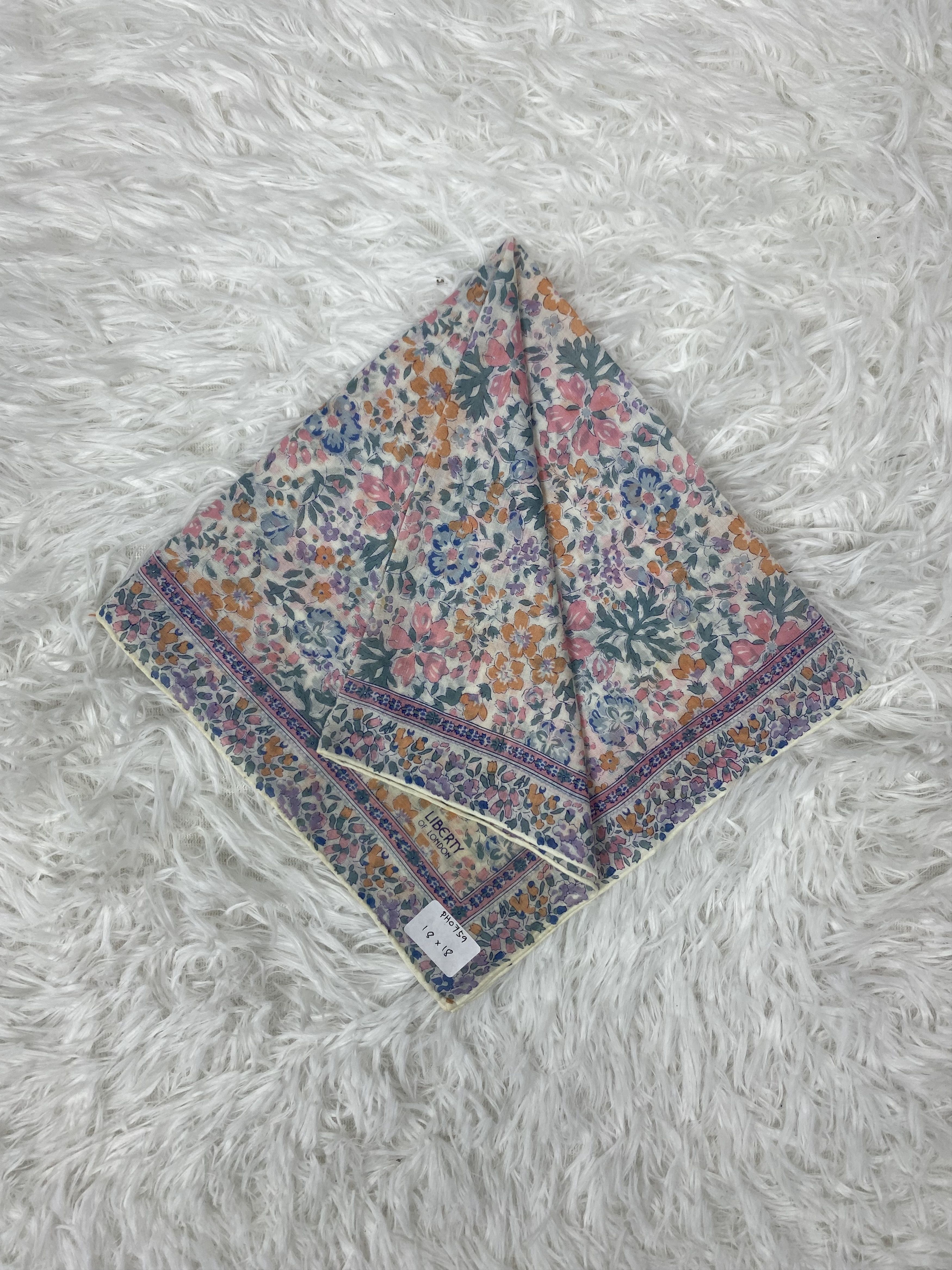 Liberty × Vintage Vintage Liberty Handkerchief Neckerchief PH0759 Size ONE SIZE - 1 Thumbnail