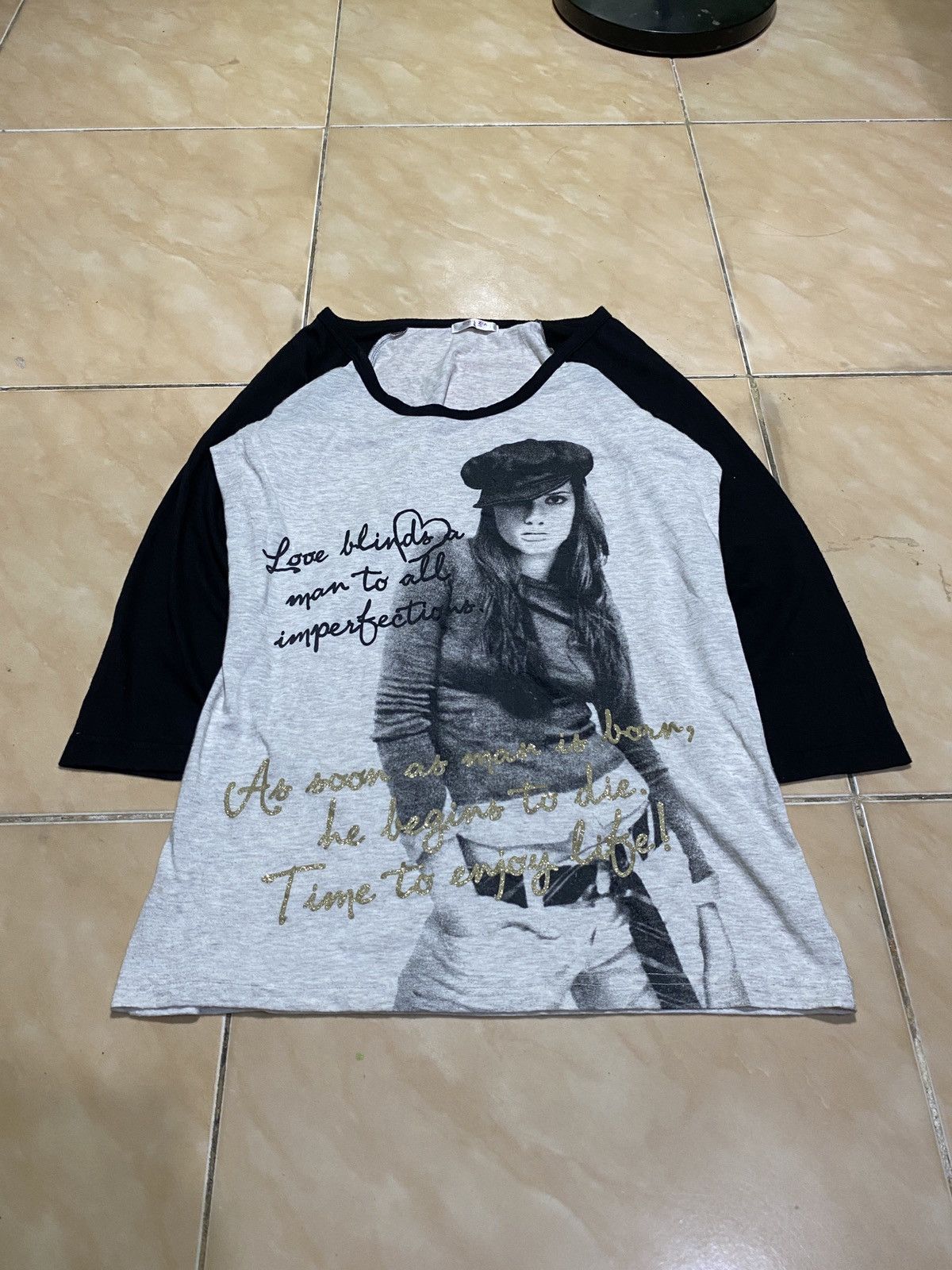 Hysteric Glamour ❤️‍🔥LONGSLEVEE Y2K GRILS GRAPHIC STYLE ❤️‍🔥 Size US L / EU 52-54 / 3 - 4 Thumbnail