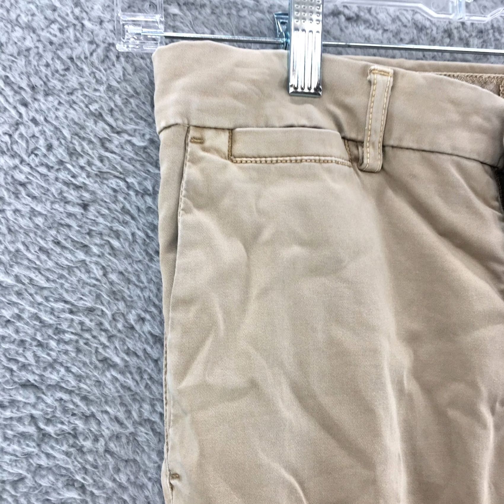 Banana Republic Banana Republic Chino Pants Mens 30.5 Regular Beige Flat Front Mid Rise Zip Fly Flat Front Chino Pants Mens Beige 30.5 in Slim Straight Vintage: No Size US 31 - 3 Thumbnail