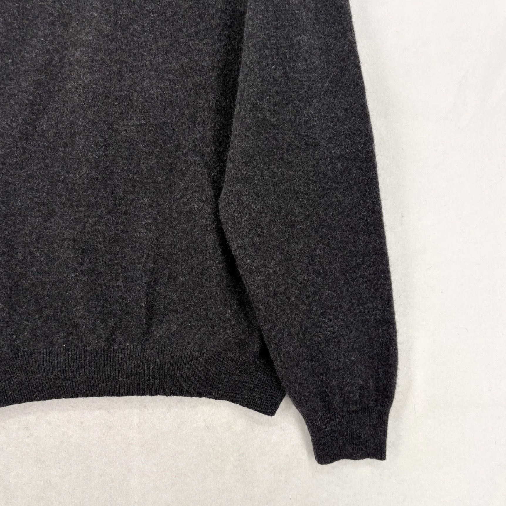 Jos. A. Bank Jos. A. Bank Sweater Mens XL Gray 100% Cashmere V Neck Knit Pullover Soft Preppy Size US XL / EU 56 / 4 - 3 Thumbnail