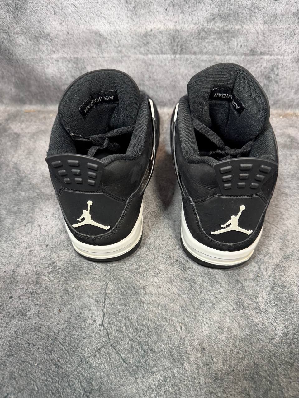 Jordan Brand Size 11.5 | Jordan 4 White Thunder No Box | Pre-Owned Size US 11.5 / EU 44-45 - 5 Thumbnail
