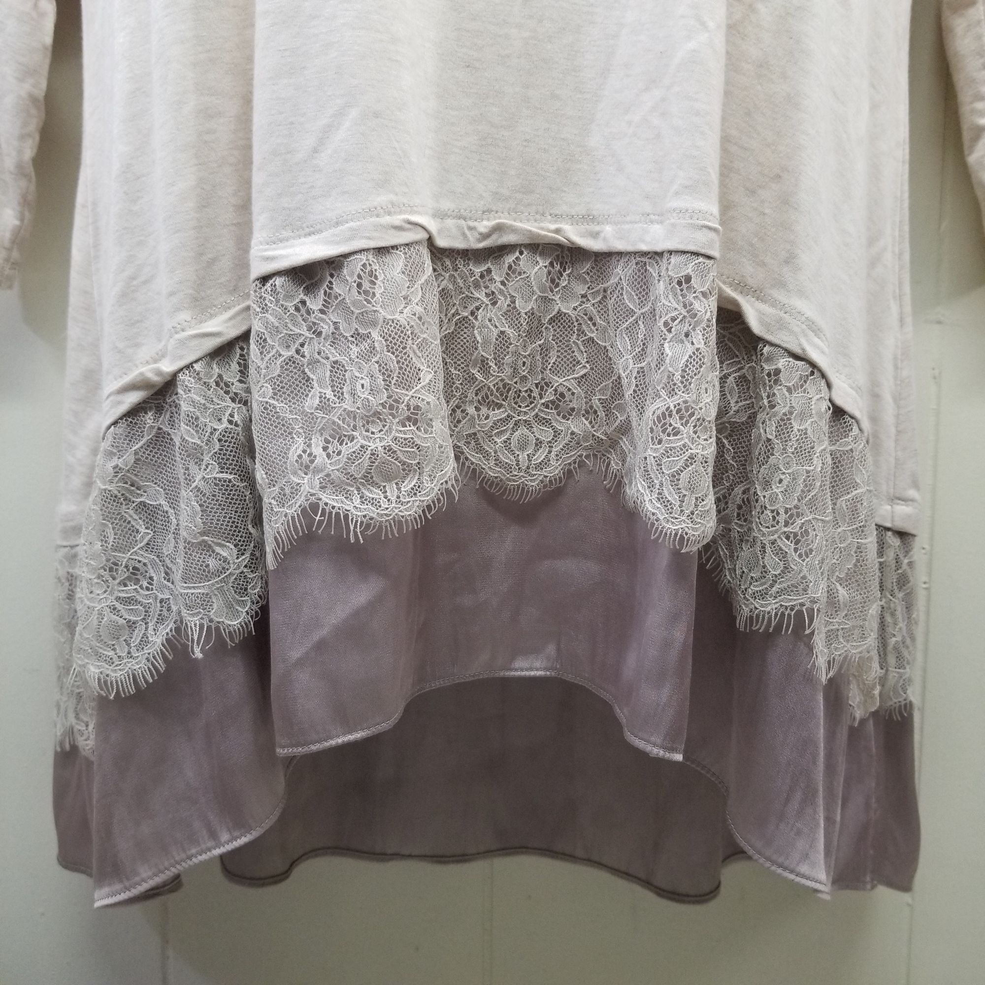 Other LOGO XLP Cream Lace Satin Hem Ruffles Tiered Hi Low Stretch Size XL / US 12-14 / IT 48-50 - 9 Thumbnail