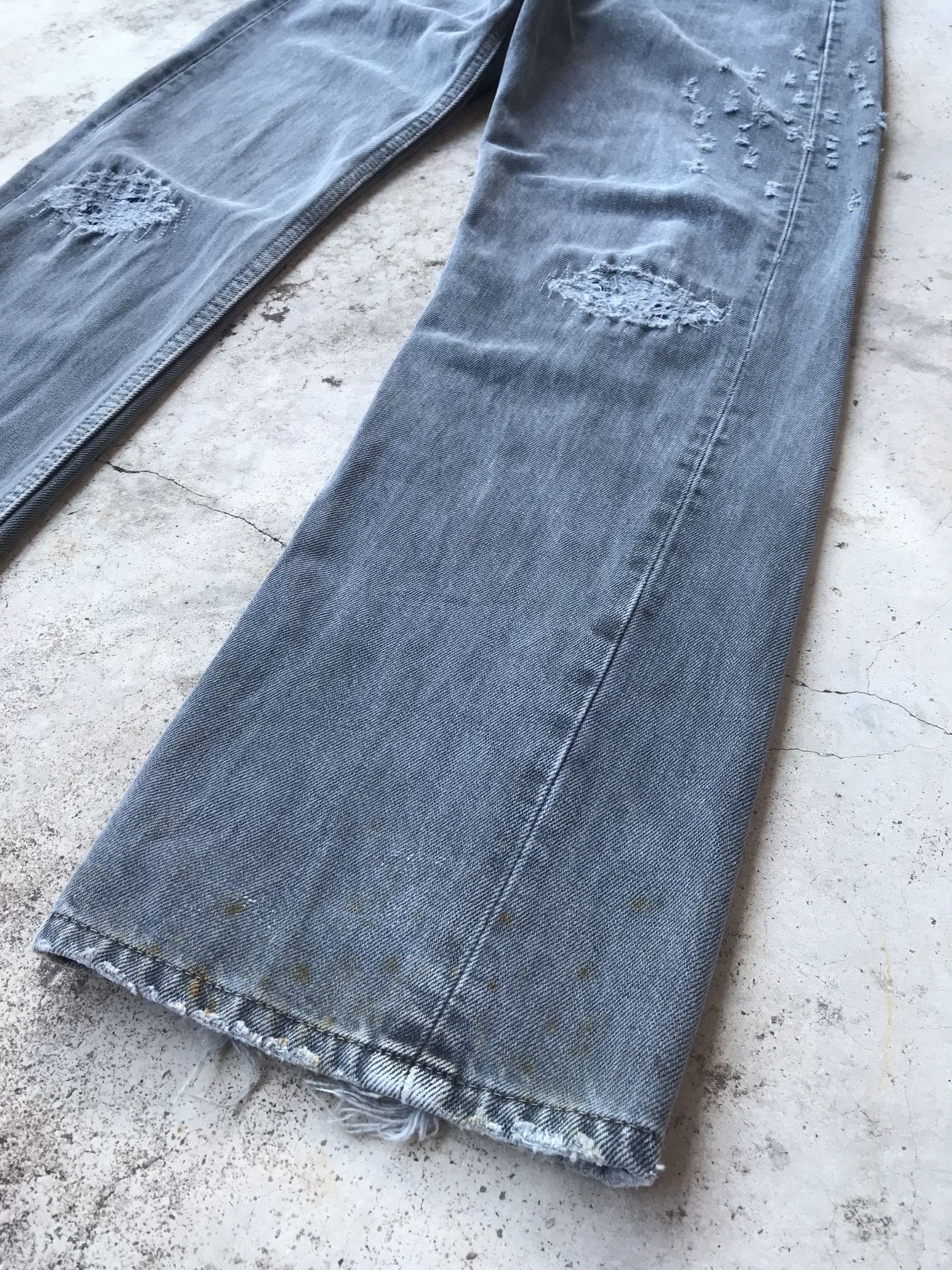 Levi's × Vintage Vintage Levis 501 bulletshoot dirty faded black distressed Size US 29 - 3 Thumbnail