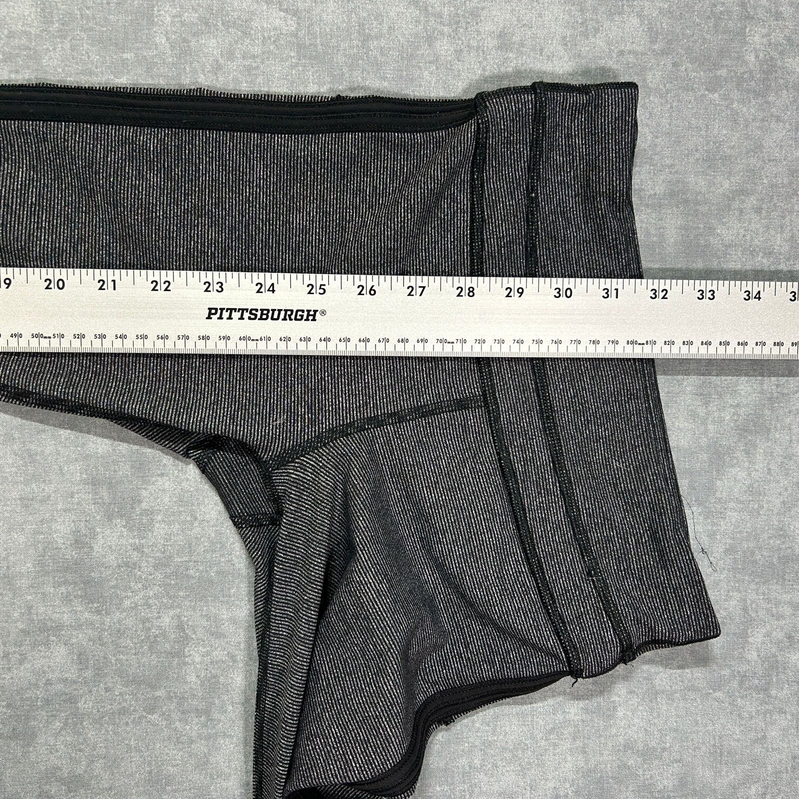 Lululemon Lululemon Inspire Crop capri athletic running leggings wms 2 Size 26" / US 2 / IT 38 - 8 Thumbnail