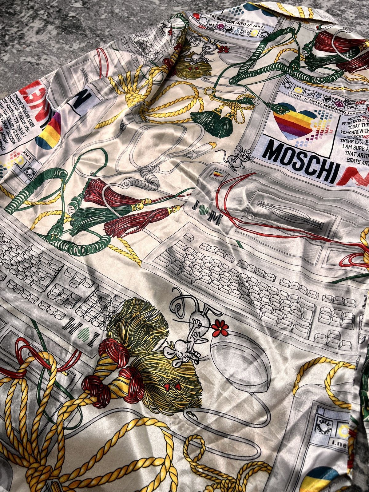 Moschino Vtg Moschino Silk Modern Baroque Apple Button Up Shirt Size US L / EU 52-54 / 3 - 12 Thumbnail