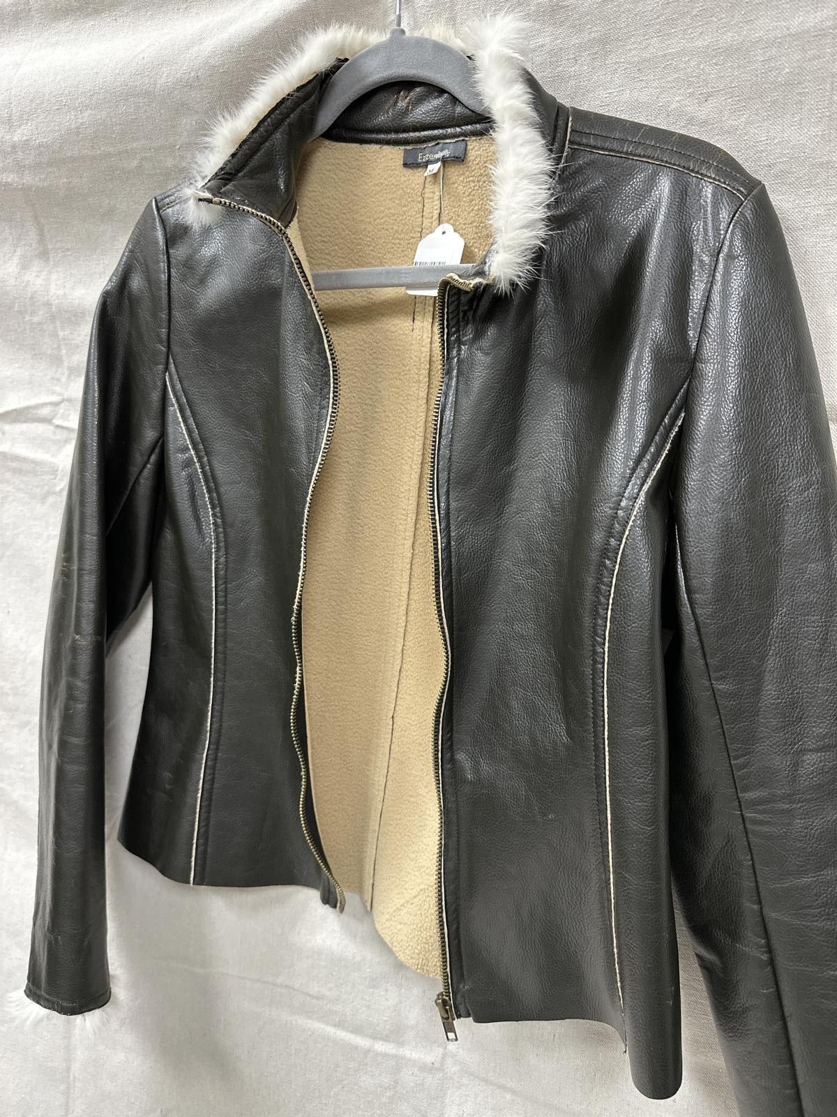 Designer Ezzentric Women's Black Leather Jacket with Faux Fur Trim Size M / US 6-8 / IT 42-44 - 2 Thumbnail