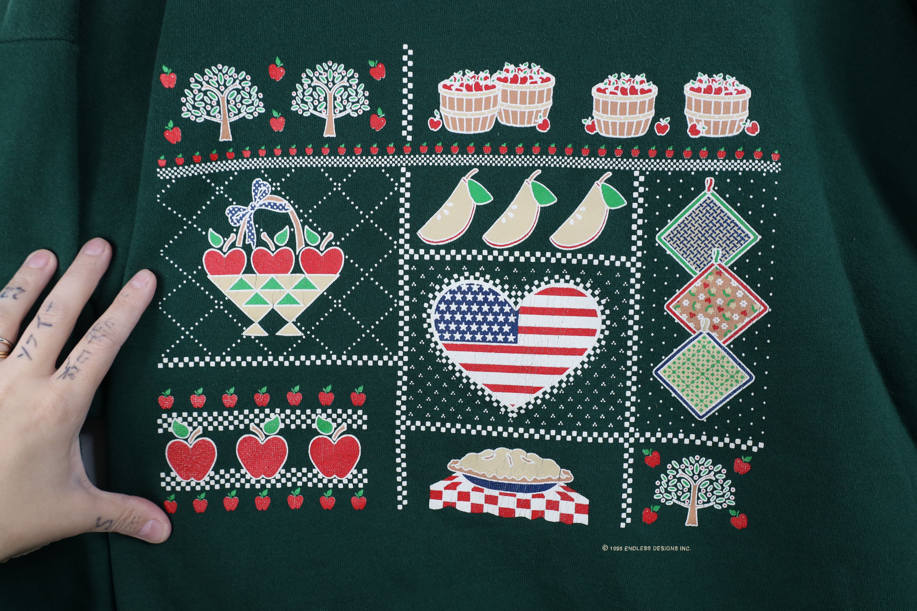 Vintage Vintage 90s Streetwear Farmhouse Apple Pie Sweatshirt USA Size XL / US 12-14 / IT 48-50 - 4 Thumbnail
