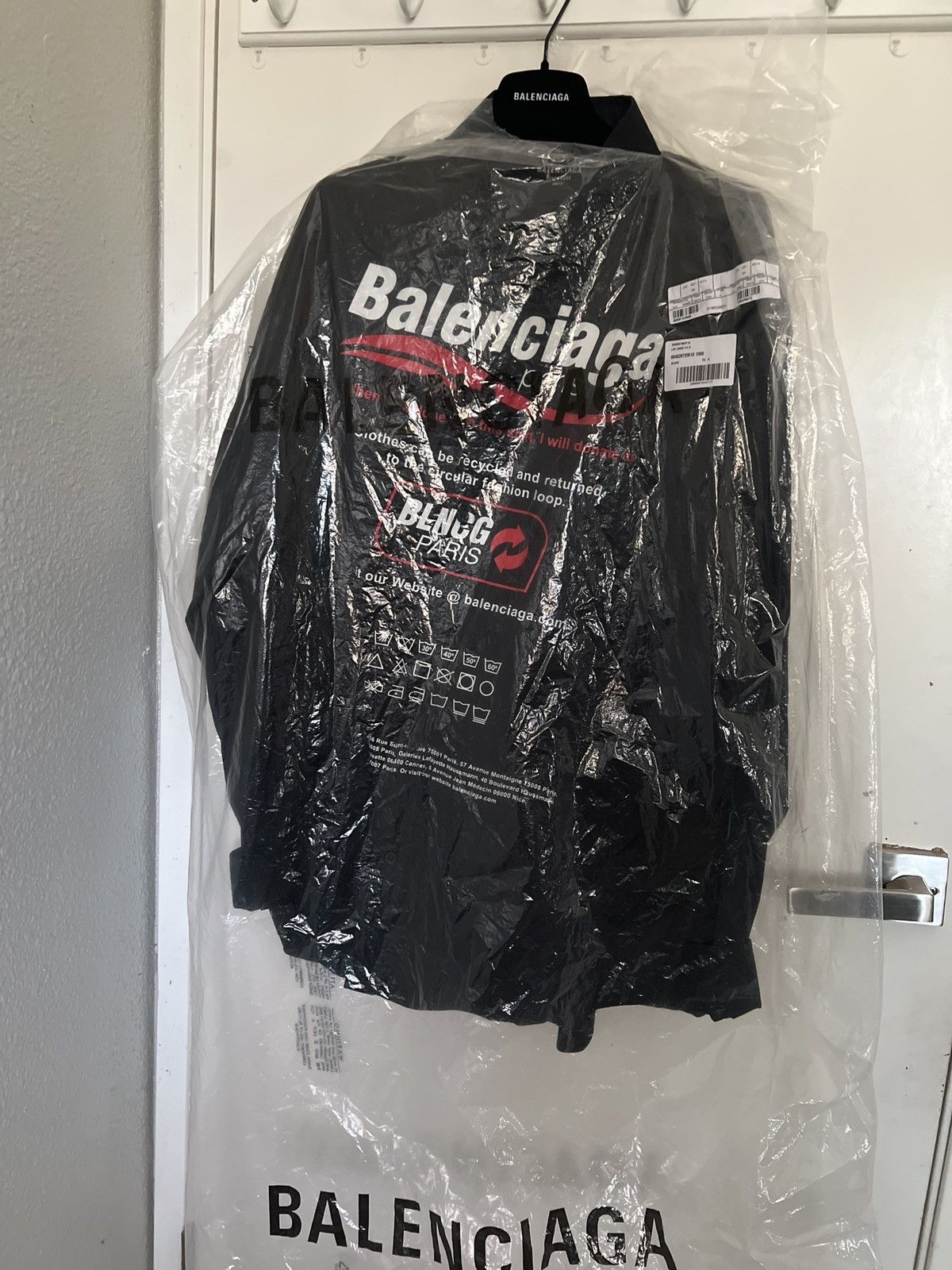 Balenciaga Balenciaga Dry Cleaning Button-Down Shirt In Black Size US S / EU 44-46 / 1 - 4 Thumbnail