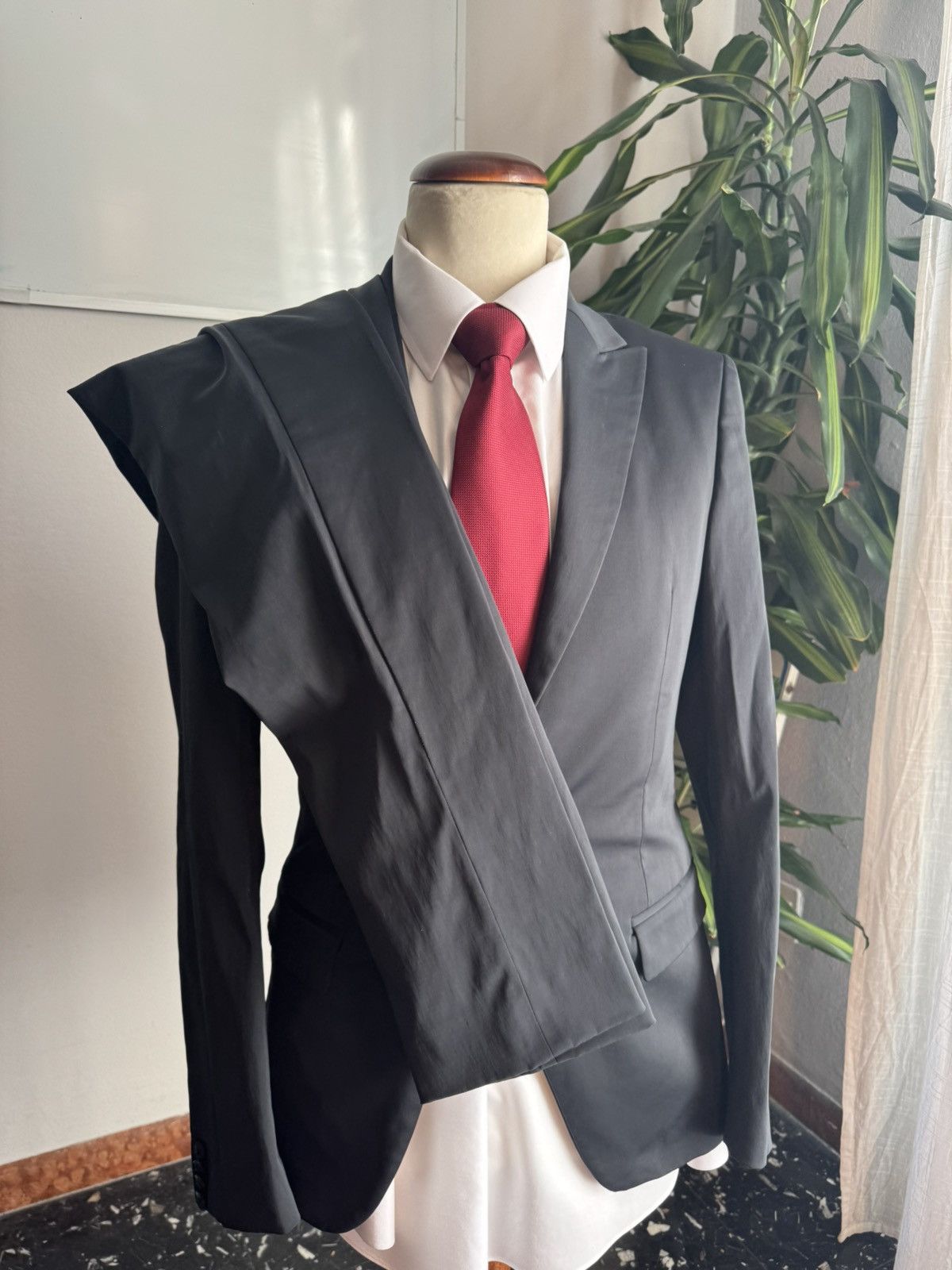 Calvin Klein Calvin Klein 46 black suit Size 46R - 4 Thumbnail