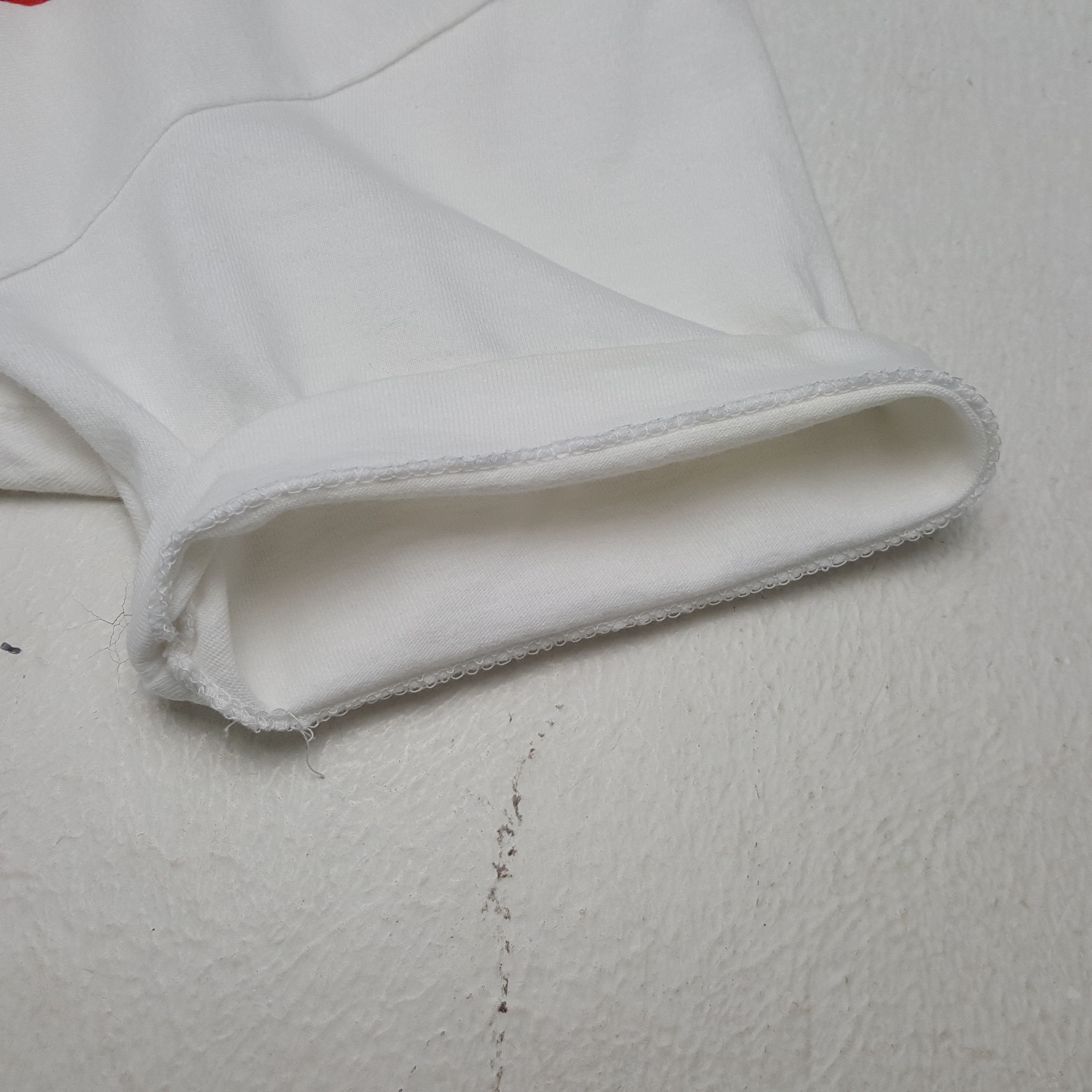 Comme des Garcons Comme Des Garcons Japanese Fashion Brand Tshirt RR15 Size US S / EU 44-46 / 1 - 5 Thumbnail