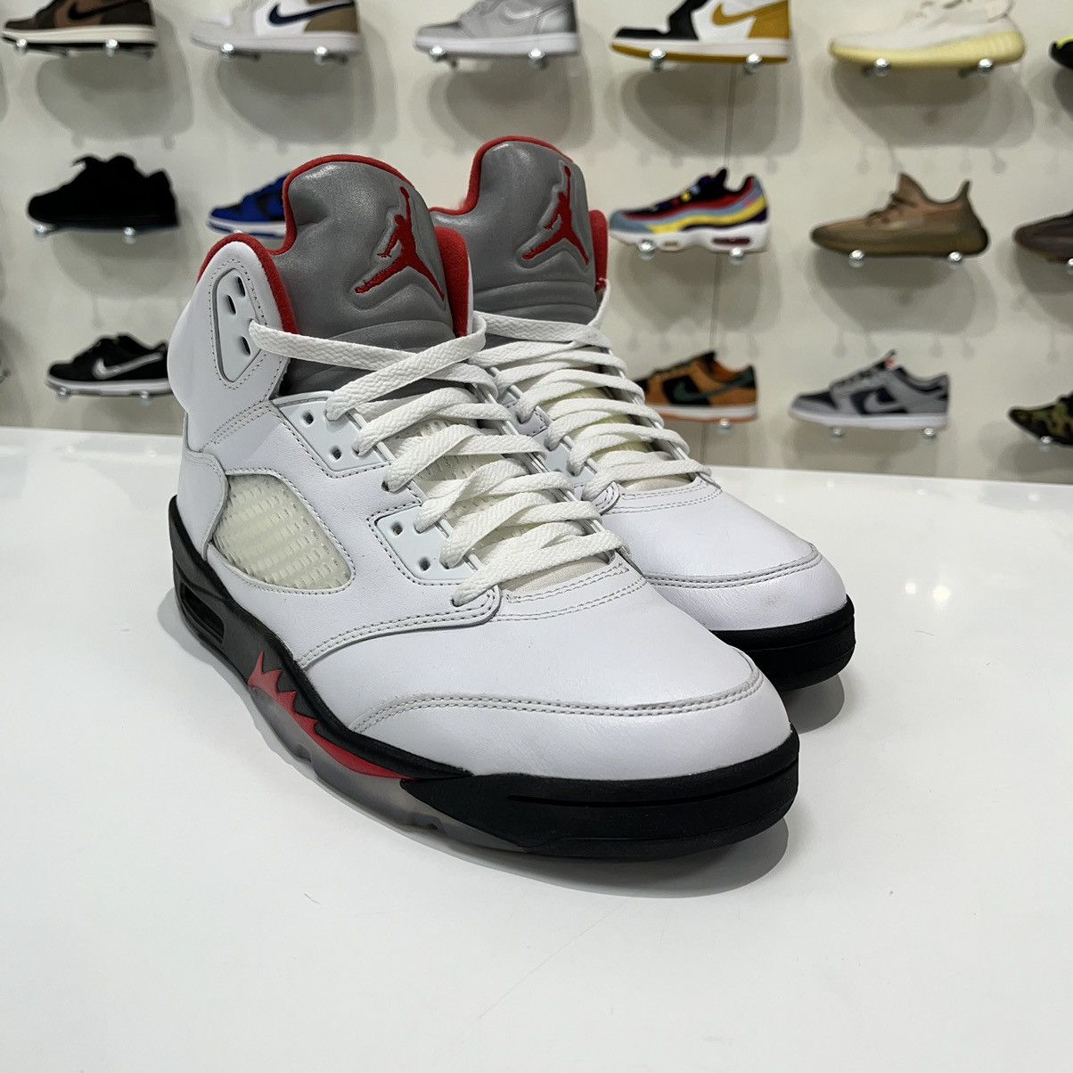 Nike Air Jordan 5 Retro Fire Red Silver Tongue (2020) Size US 10 / EU 43 - 8 Thumbnail
