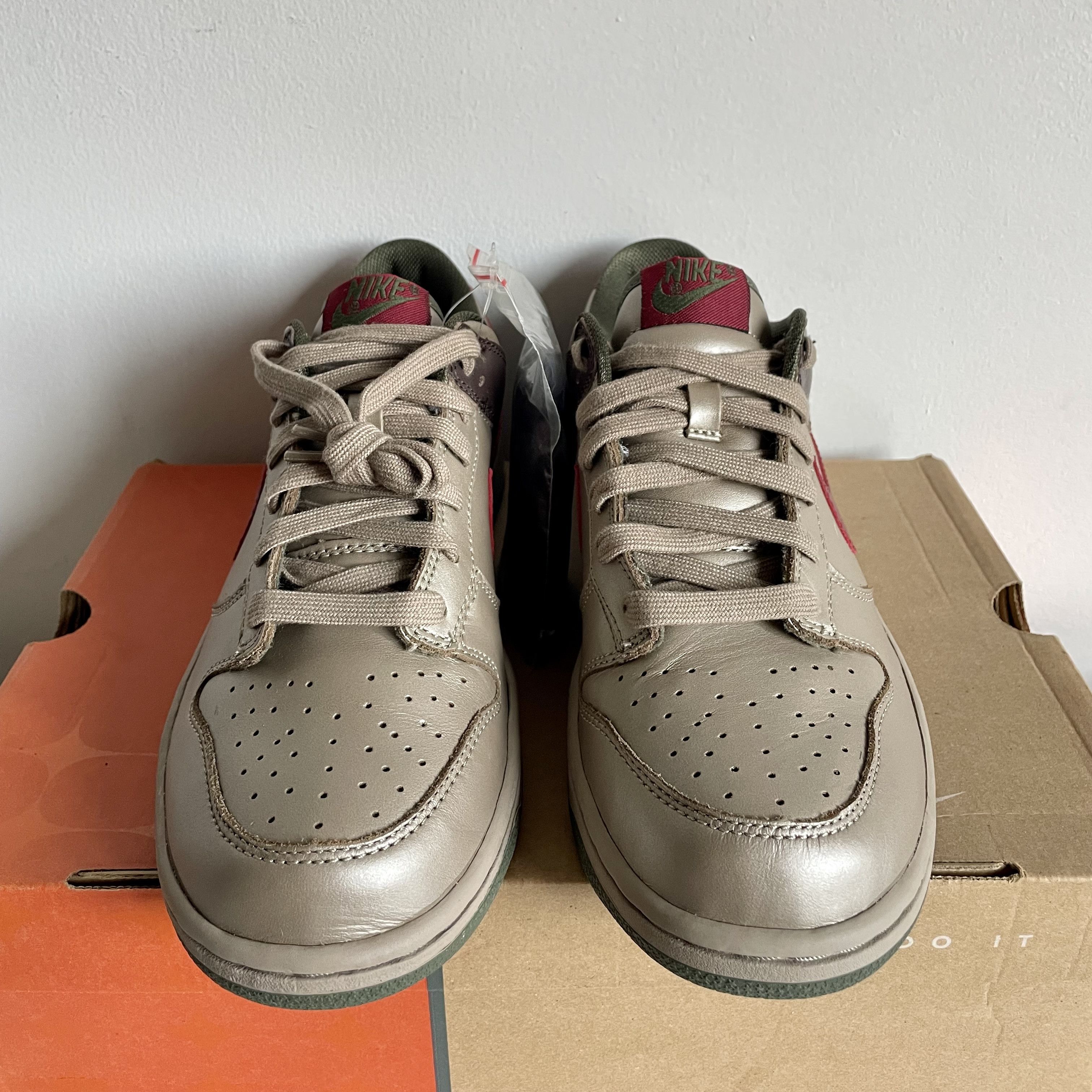 Nike 2006 Nike Dunk Low Wmns Met Zink/Team Red-Army Size US 8 / IT 38 - 4 Thumbnail