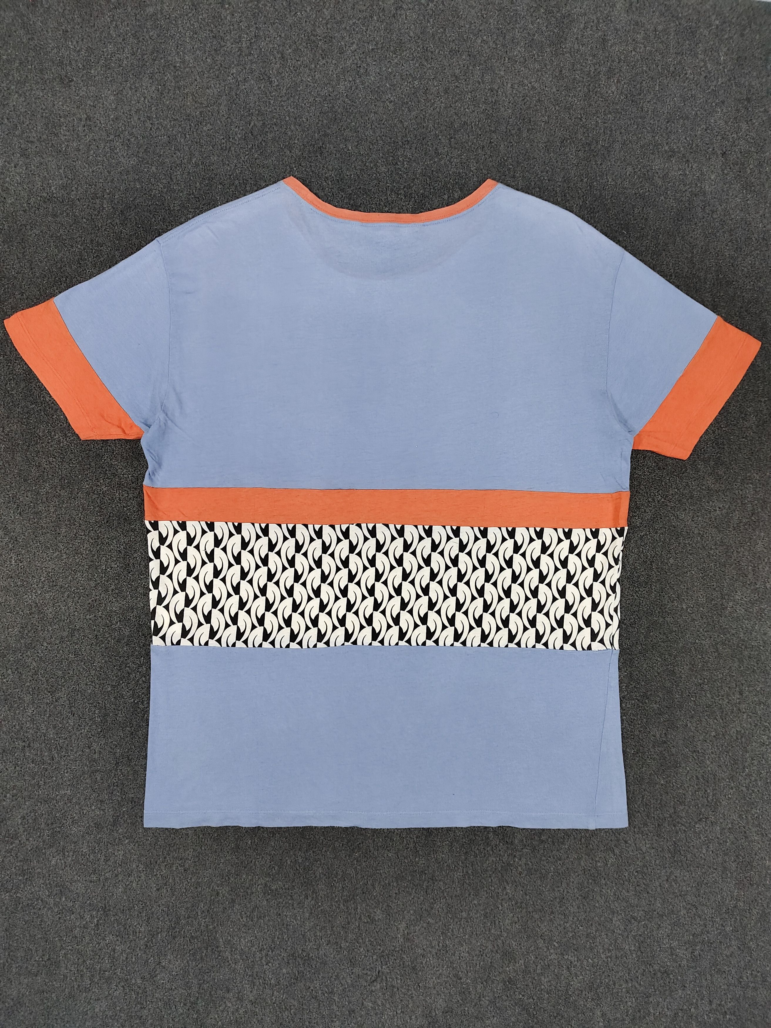 Marc by Marc Jacobs Marc Jacobs- Colorblock Geometric Monogram Panel Tshirt Size M / US 6-8 / IT 42-44 - 5 Thumbnail