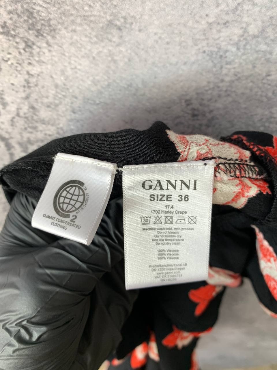 Designer × Ganni RRP £120 Ganni Harley Crepe mini skirt black flowers Size 36" / US 14 / IT 50 - 9 Thumbnail