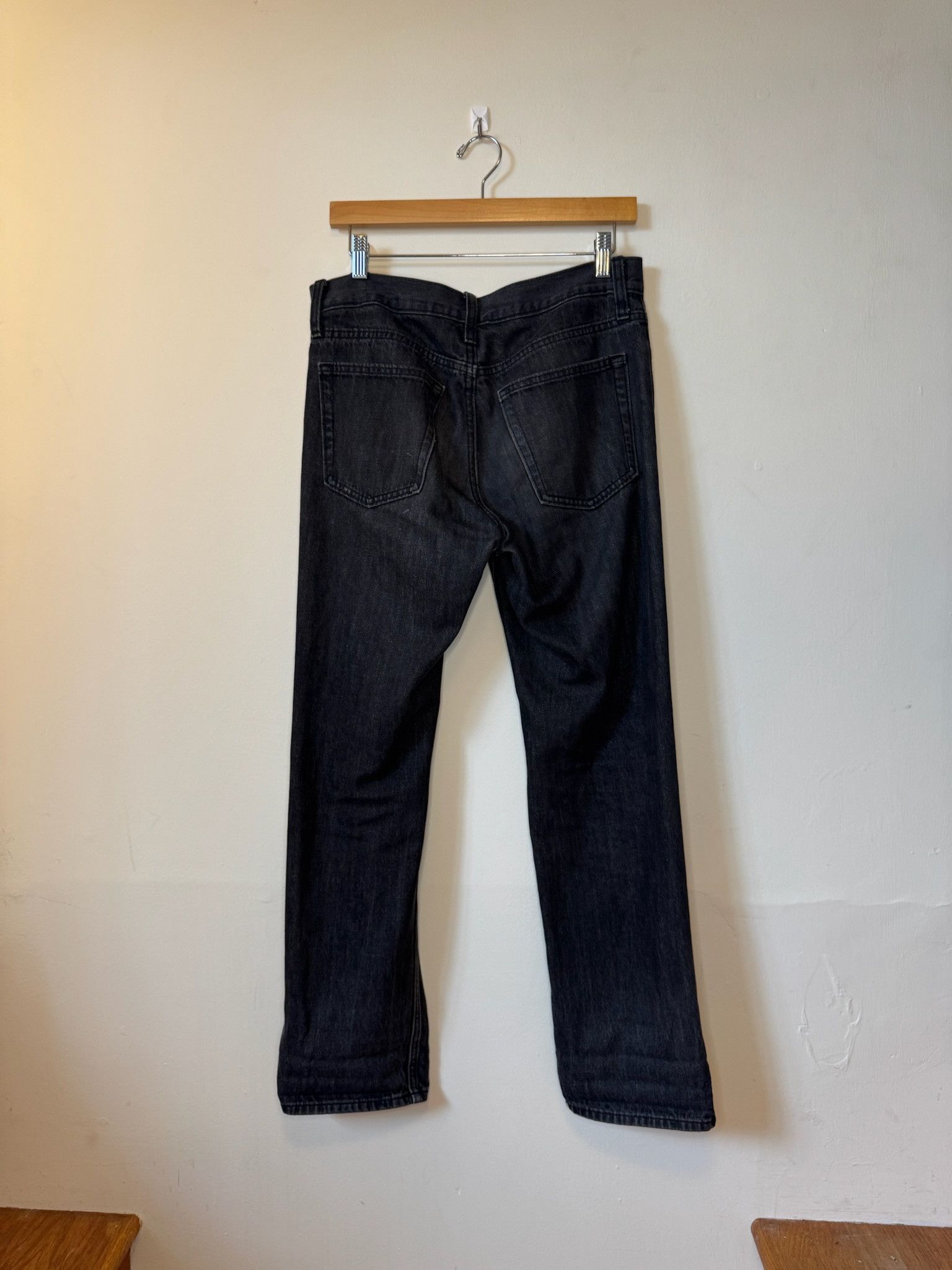 Old Navy Old Navy Vintage-Style Faded Black Jeans (31x30) Size US 30 / EU 46 - 2 Thumbnail