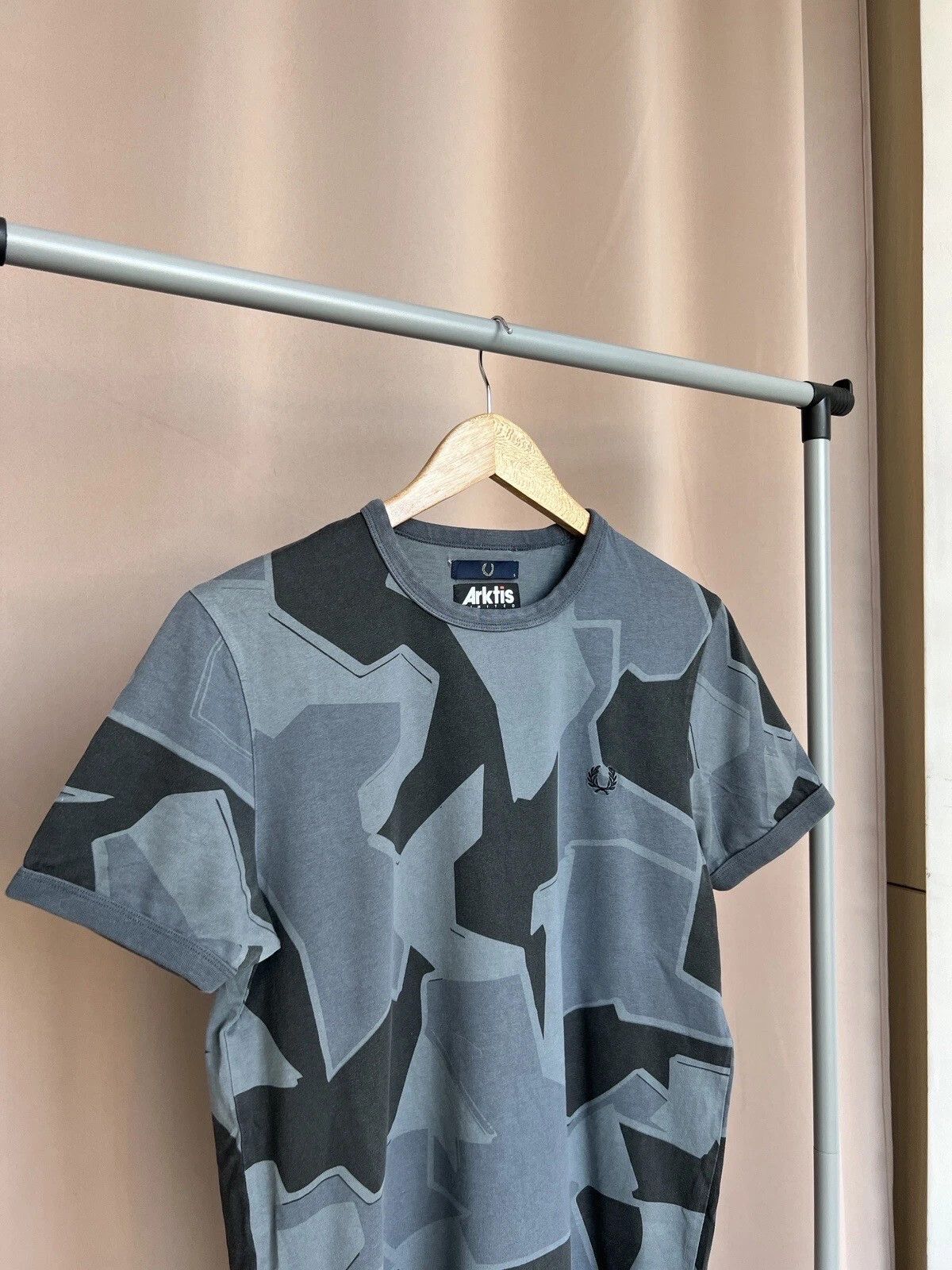 Fred Perry Fred Perry x Arktis Camo T-Shirt Mens Size S Vintage Size US S / EU 44-46 / 1 - 3 Thumbnail