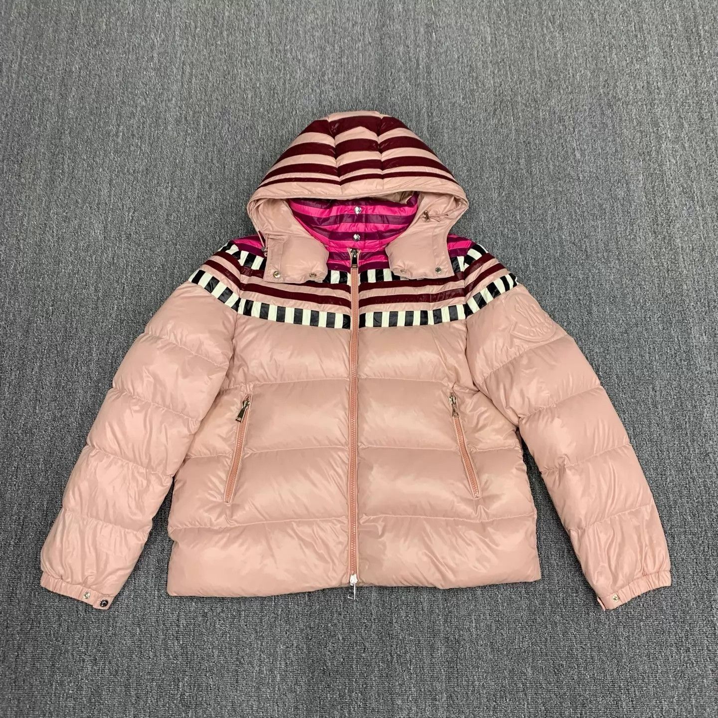 Moncler Moncler Pink Patterned Hooded Puffer 1 95 New Size S / US 4 / IT 40 - 1 Thumbnail