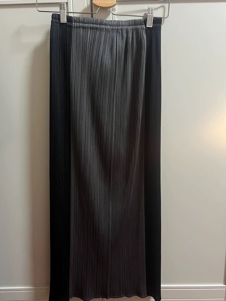 Issey Miyake Issey Miyake size:2 A black and grey two-tone skirt Size 31" - 4 Thumbnail