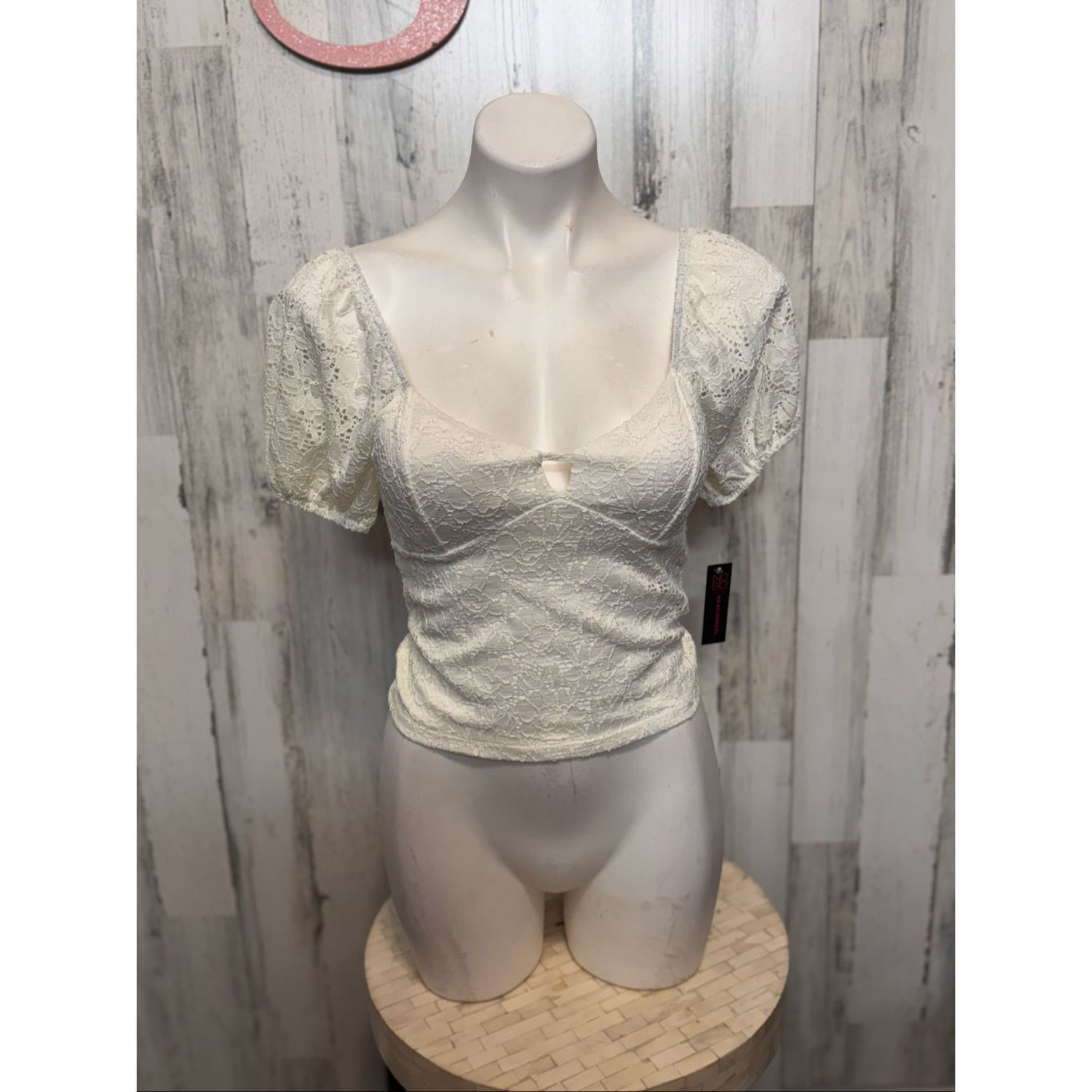 Other No Boundaries White Lace Puff Sleeve Top | Keyhole Front Stretchy Fitted Blouse Size Small Size S / US 4 / IT 40 - 2 Thumbnail
