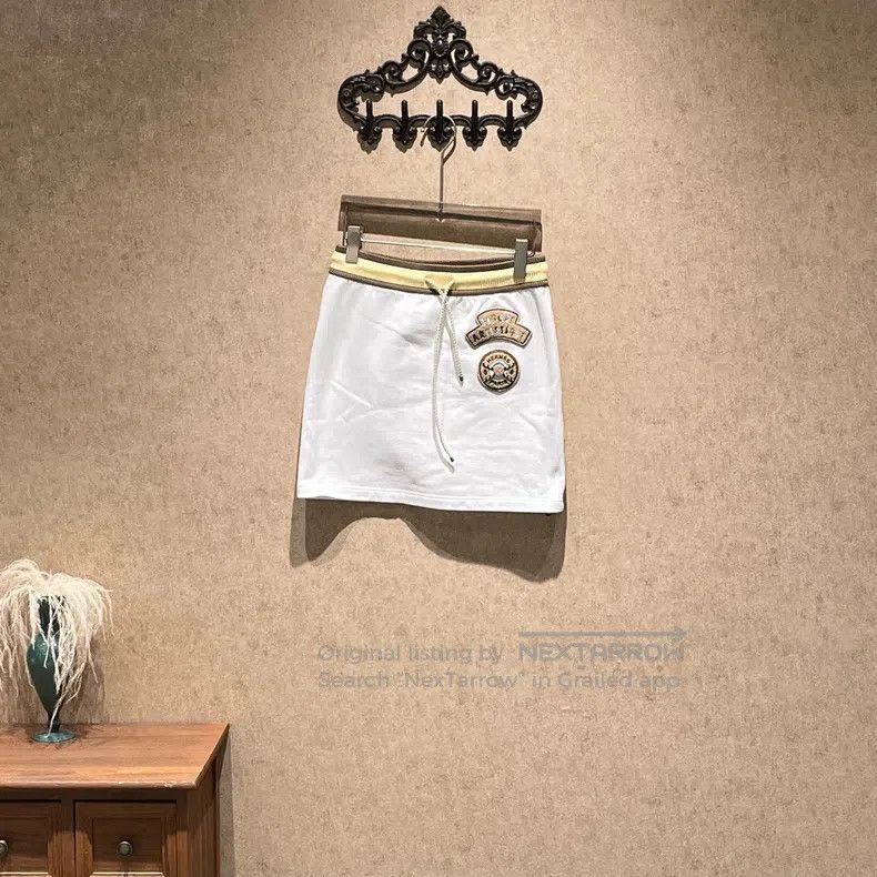 Hermes Hermes White Embroidered Badge Letter Logo Skirt Size 33" - 1 Thumbnail