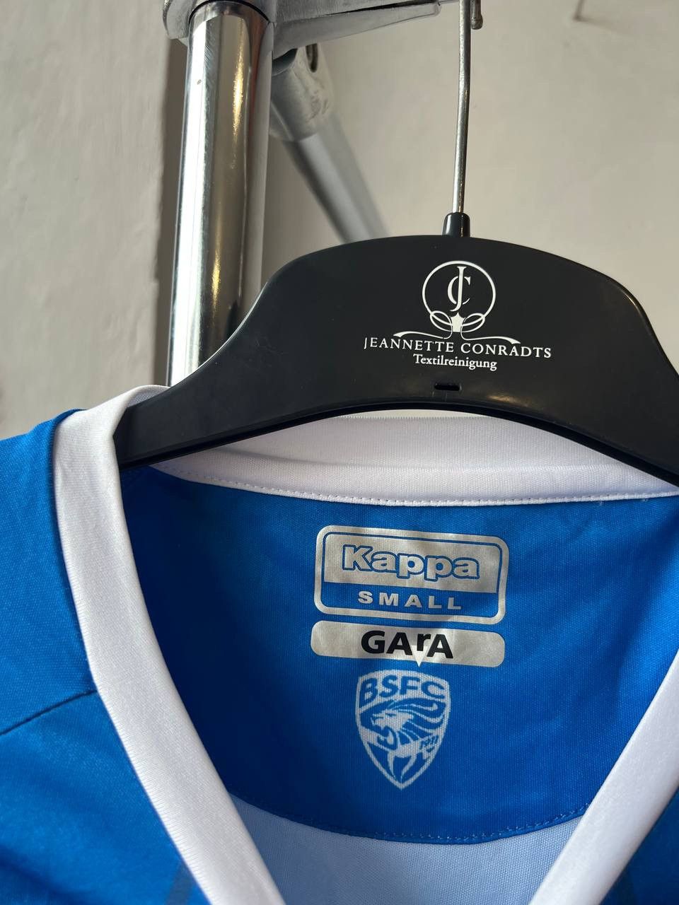Kappa 2021/22 BRESCIA FC HOME SOCCER JERSEY FOOTBALL SHIRT SIZE S Size US S / EU 44-46 / 1 - 5 Thumbnail