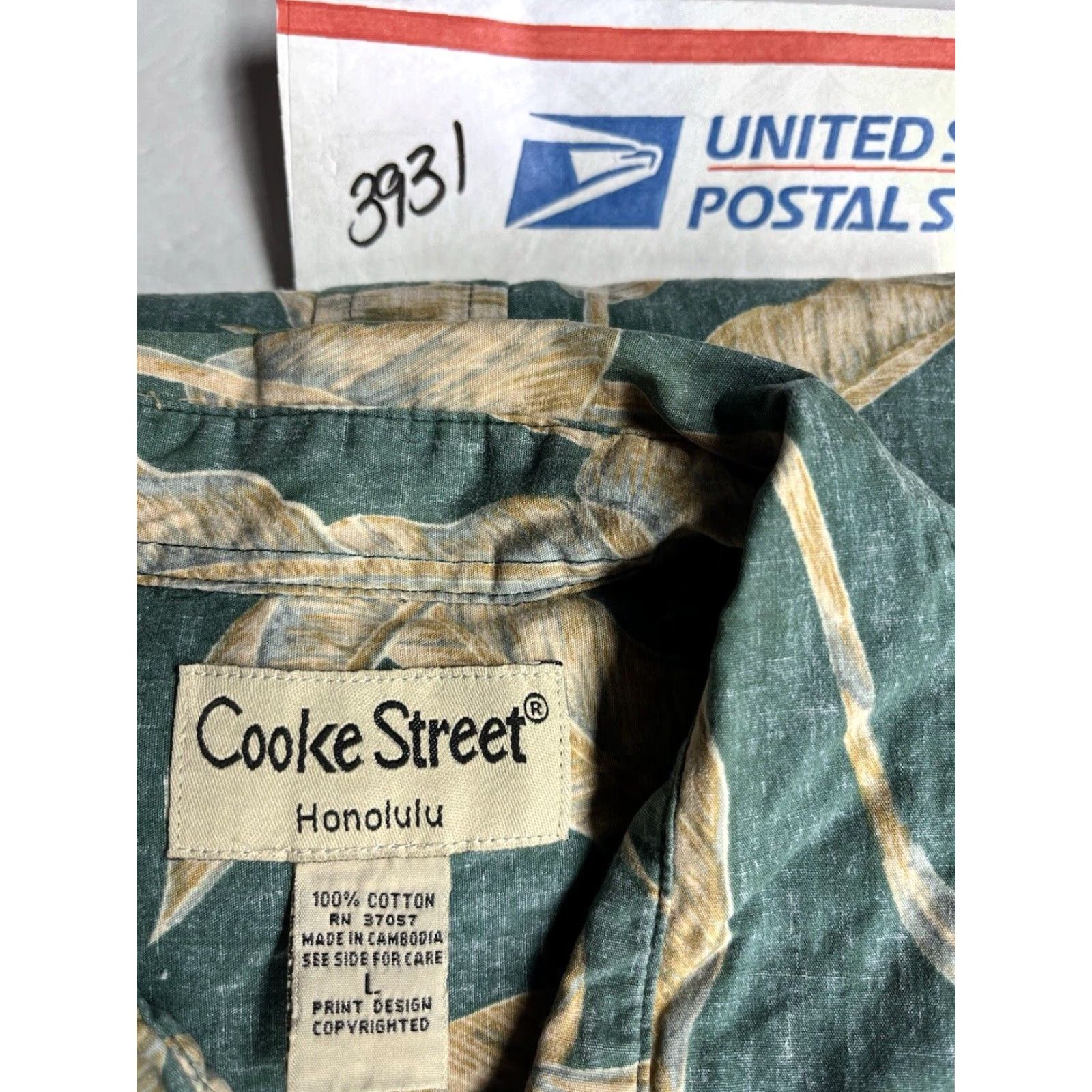 ALOHAS Cooke Street Hawaiian Button Up Aloha Shirt 100% Cotton Men's Large Floral Multicolor Short Sleeve Casual Shirt Men’s Large Floral Hawaiian Size US L / EU 52-54 / 3 - 8 Thumbnail