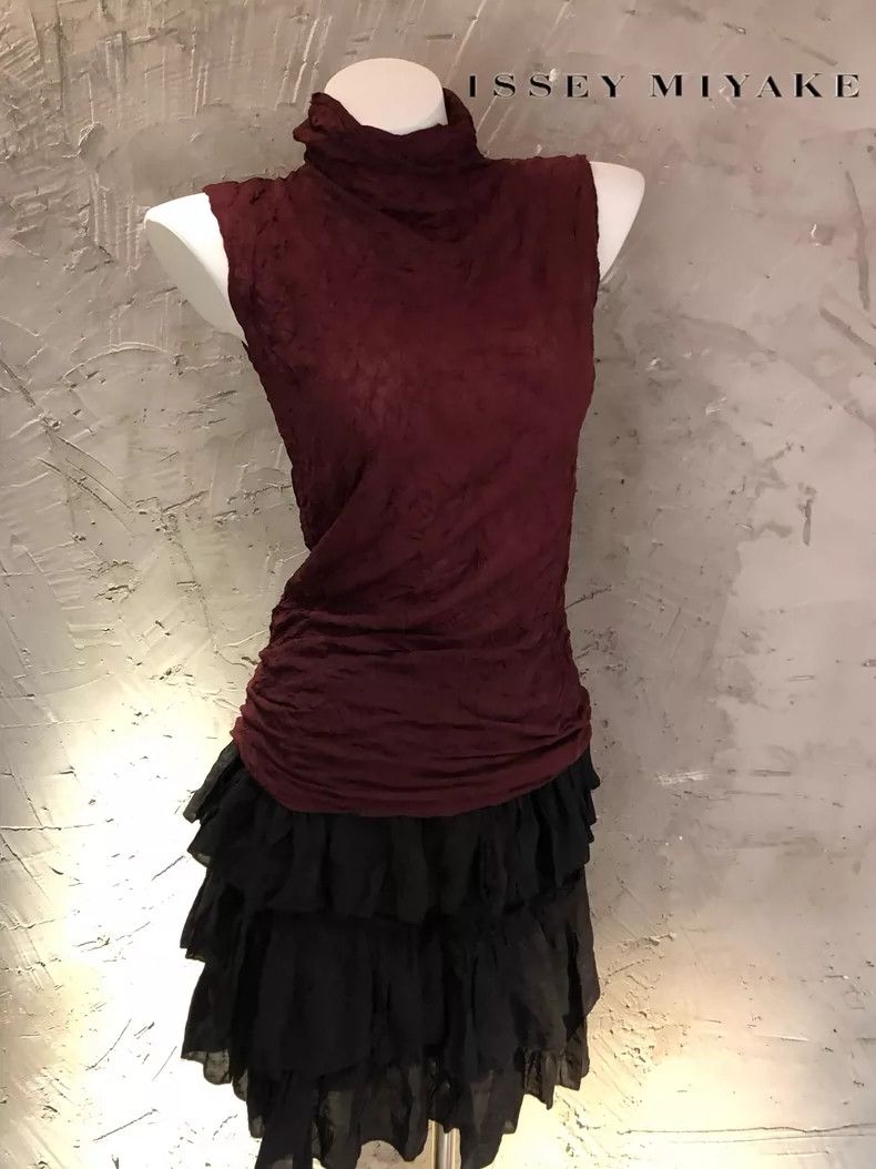 Issey Miyake Issey Miyake Vintage pleated coat Size M / US 6-8 / IT 42-44 - 1 Thumbnail