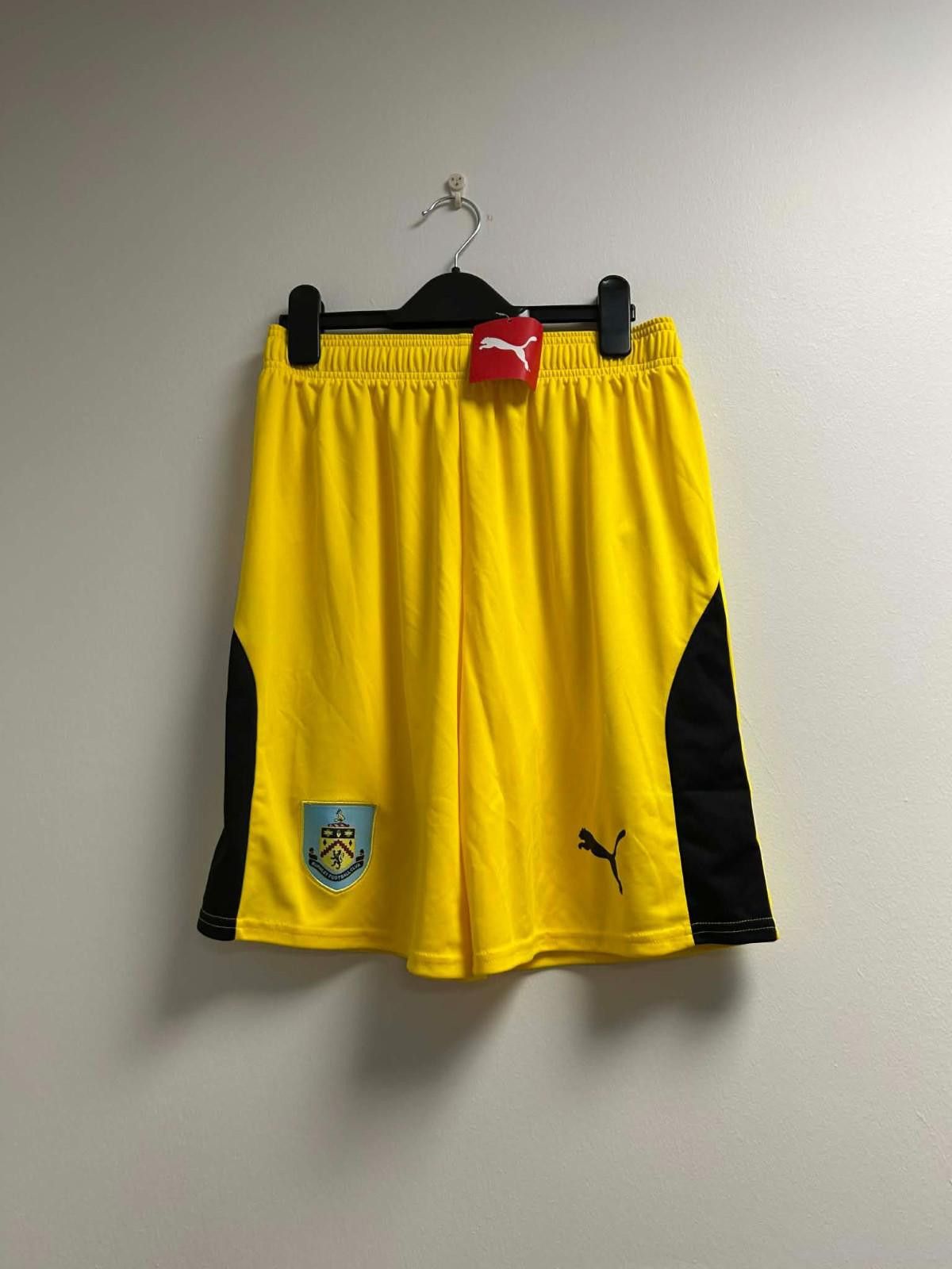 Puma Burnley 2018-2019 Away Football Shorts (BNWT) S Size ONE SIZE - 1 Preview