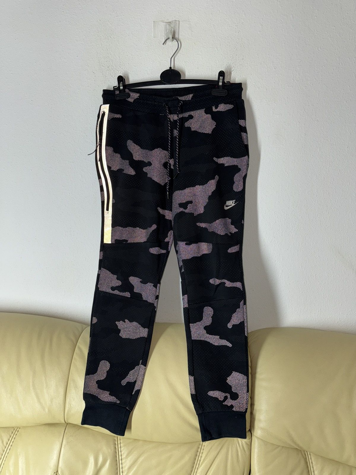 Nike Nike tech fleece Camo Reflective Track pants joggers Size US 32 / EU 48 - 3 Thumbnail