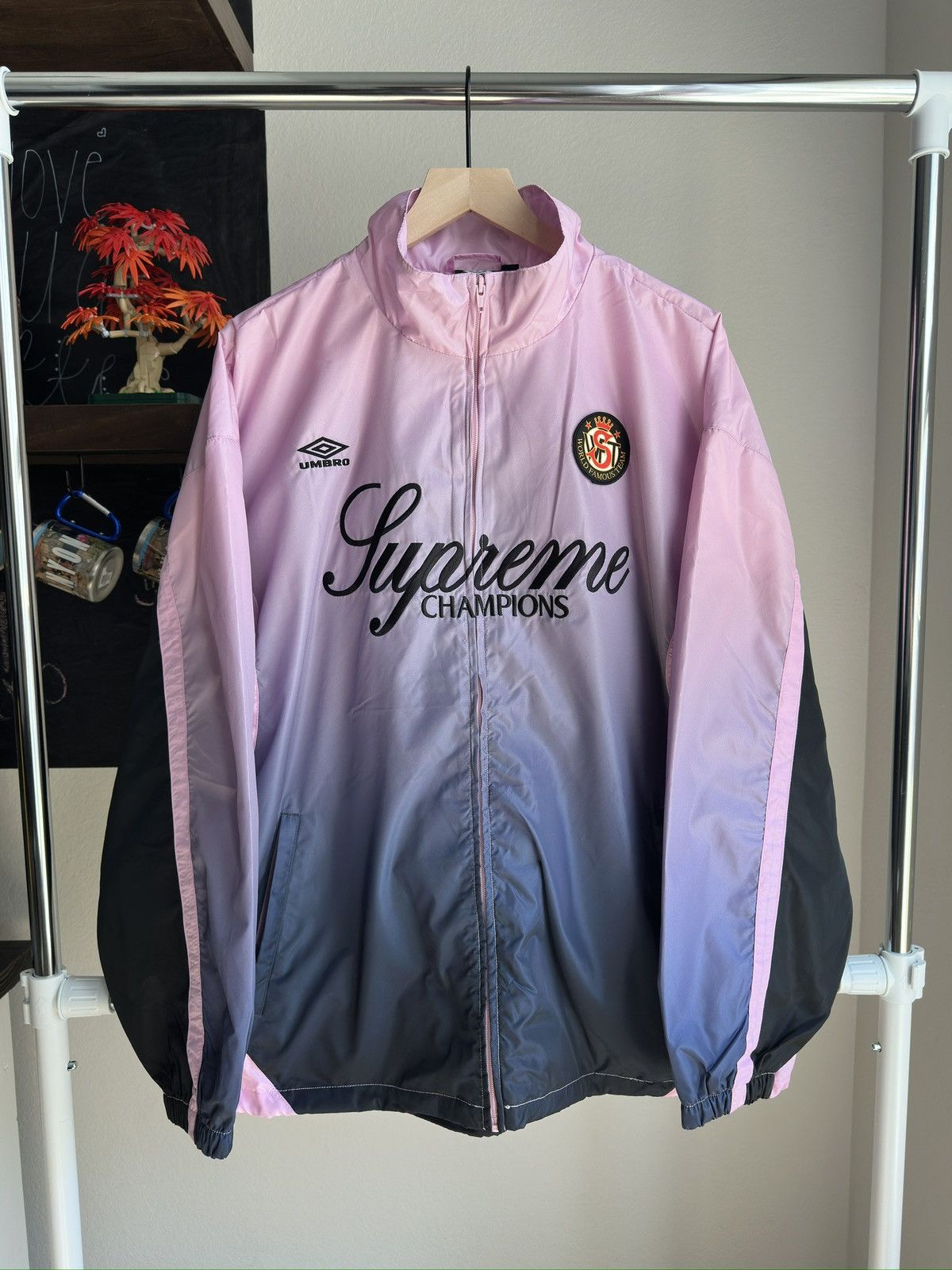 Supreme × Umbro Gradient Track Jacket Pink Size US XL / EU 56 / 4 - 1 Thumbnail
