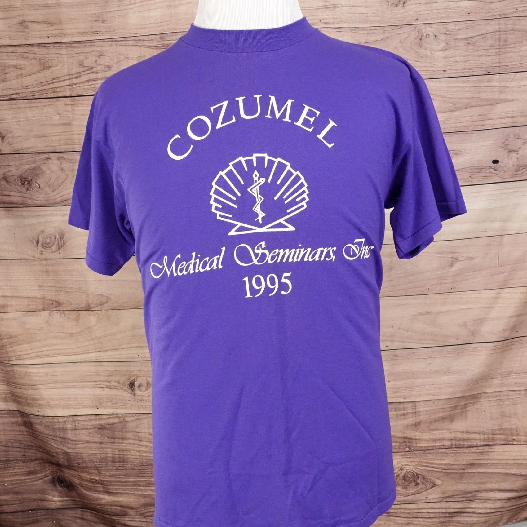 Hanes VINTAGE COZUMEL MEDICAL SEMINARS INC TSHIRT SZ L 1995 SINGLE STITCH 90s Size US L / EU 52-54 / 3 - 3 Thumbnail