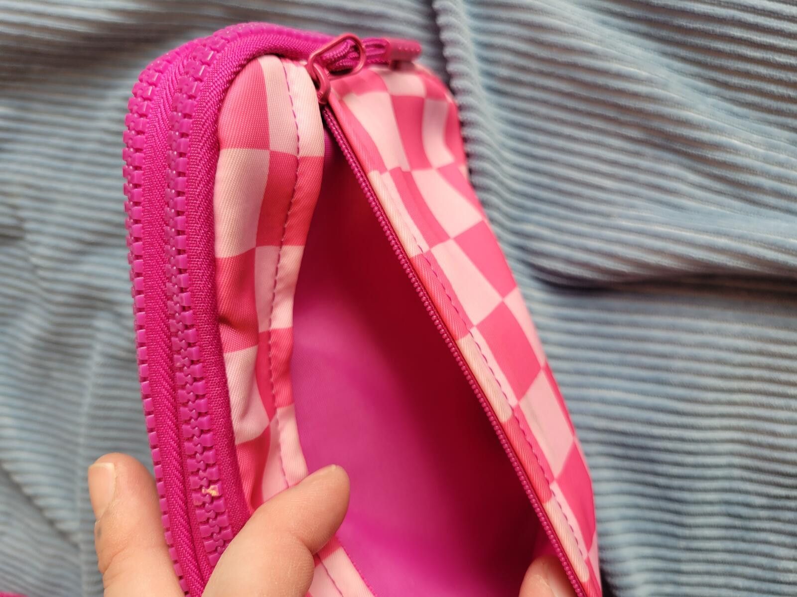 The Unbranded Brand Pink and Light Pink Checkered Wristlet Purse Size ONE SIZE - 6 Thumbnail