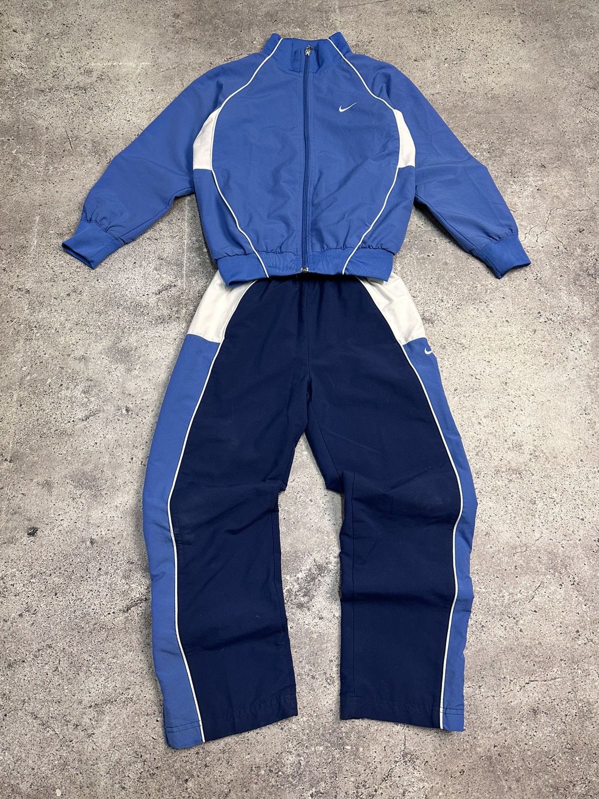 Nike Vintage Nike Track Suits kids Nylon Y2K 90s Size 10 years Size US XXS / EU 40 - 5 Thumbnail