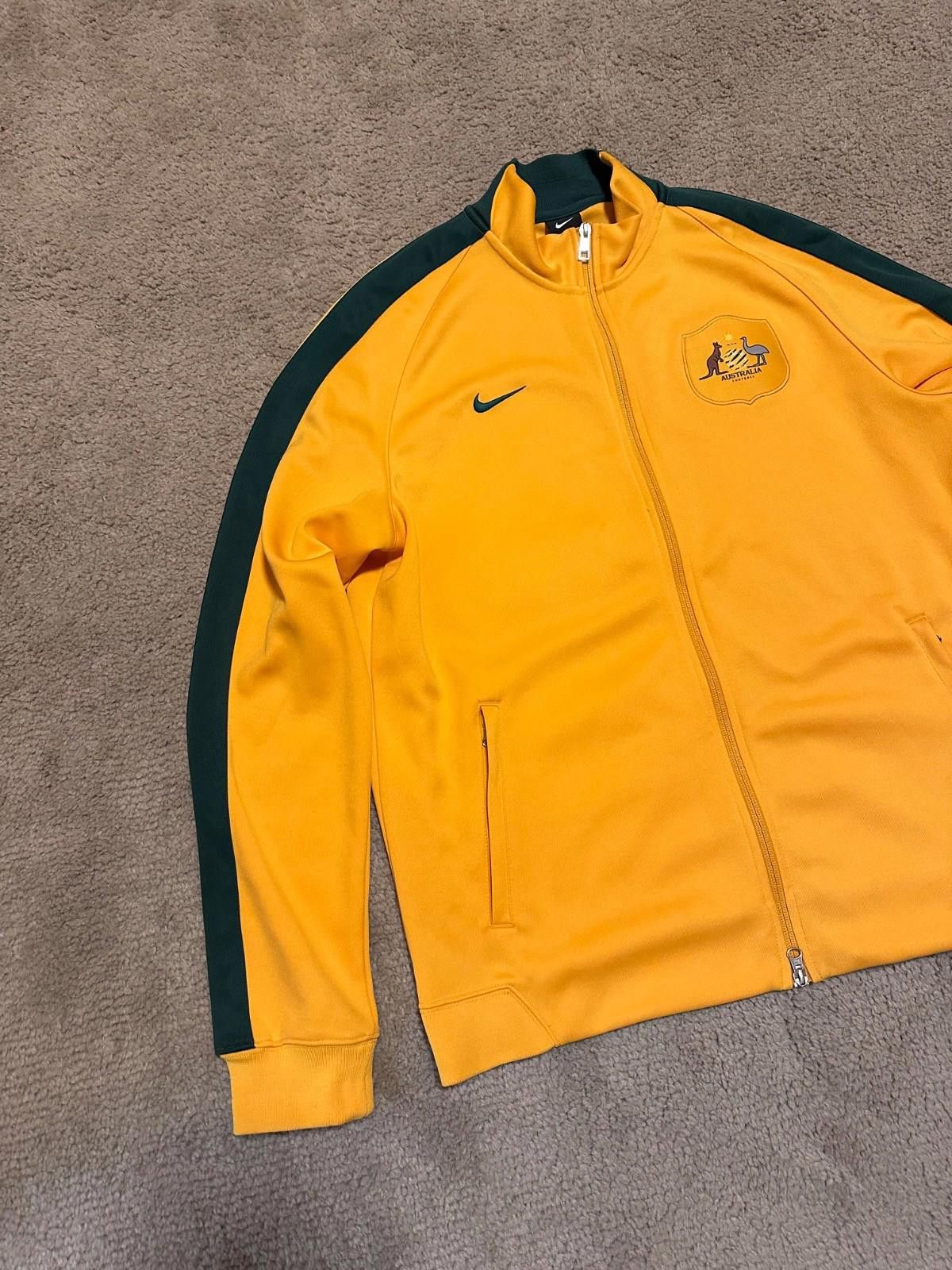 Nike AUSTRALIA N98 AUTHENTIC FOOTBAL SOCCER JACKET NIKE sz XL Size US XL / EU 56 / 4 - 2 Thumbnail