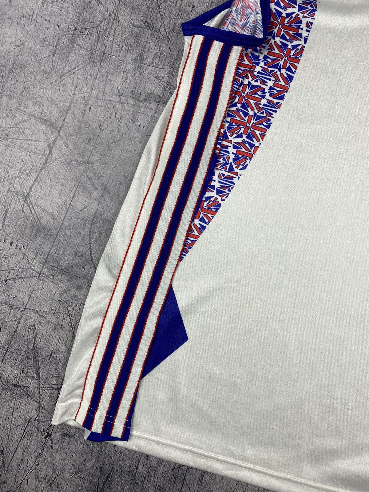 Adidas × Vintage Vintage Adidas 1992 Barcelona Games Running Shirt 90s GB Size US L / EU 52-54 / 3 - 7 Thumbnail