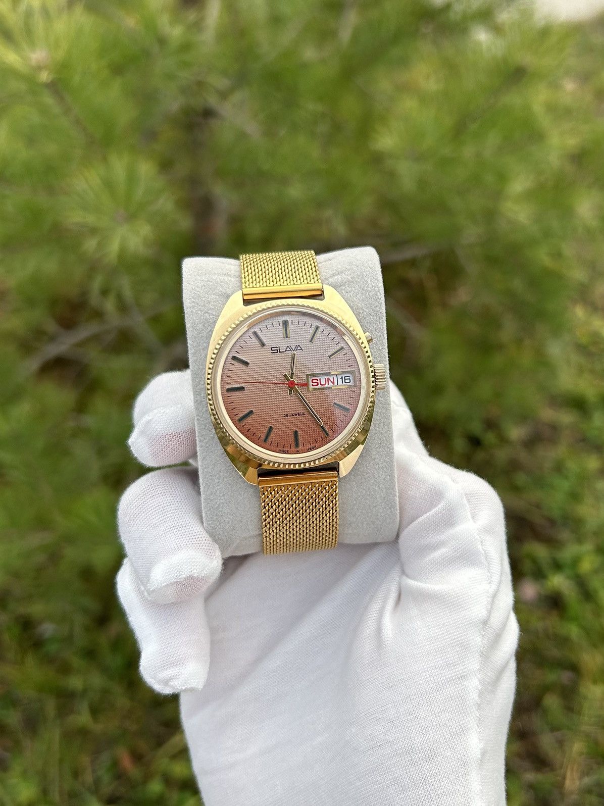 Vintage Vintage Watch Slava Mechanical Made in USSR Authentic 1980s Size ONE SIZE - 3 Thumbnail
