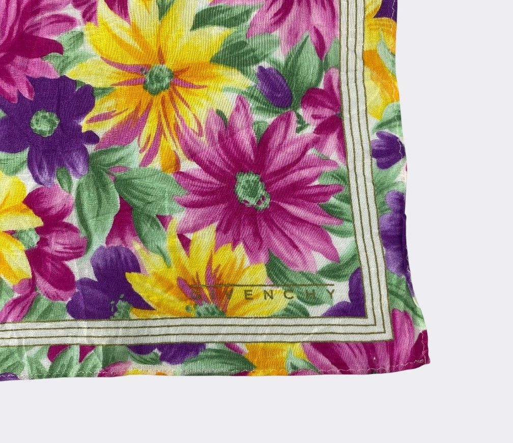 Givenchy Vintage Givenchy Handkerchief Neckerchief Bandana H067R Size ONE SIZE - 3 Thumbnail