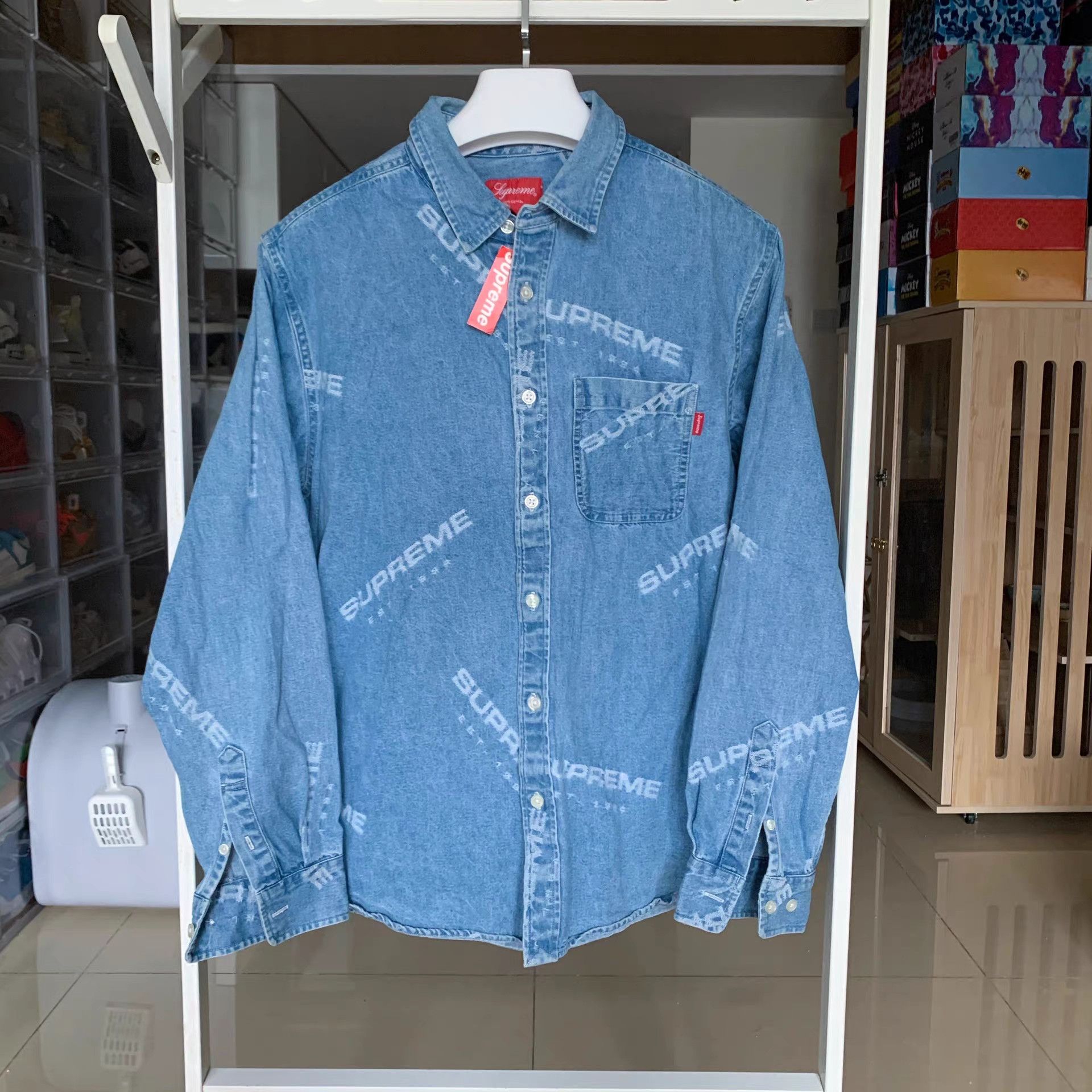 Supreme Supreme All Over Print Denim Shirt Size M Size US M / EU 48-50 / 2 - 1 Thumbnail